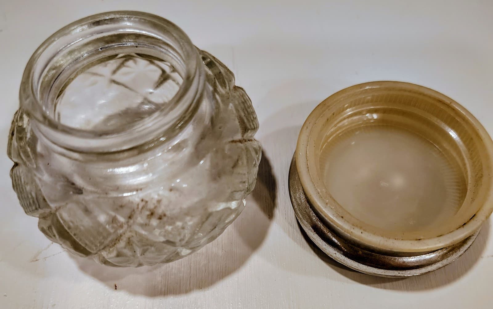 Avon Vintage collectible Glass Vanity Jar decor silver plate embossed lid EUC - Thumbnail 7