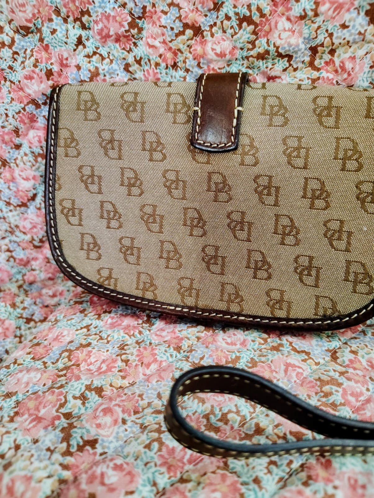 Dooney & Bourke Monogram Cotton/Canvas Wristlet Push Lock Closure - Thumbnail 5
