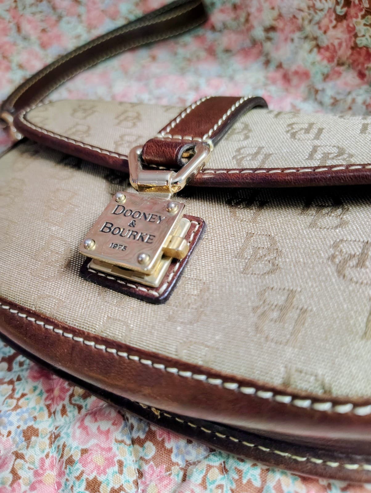 Dooney & Bourke Monogram Cotton/Canvas Wristlet Push Lock Closure - Thumbnail 11