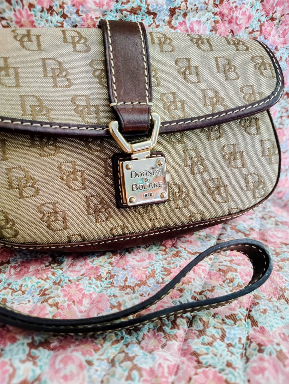 Dooney & Bourke Monogram Cotton/Canvas Wristlet Push Lock Closure - Thumbnail 2
