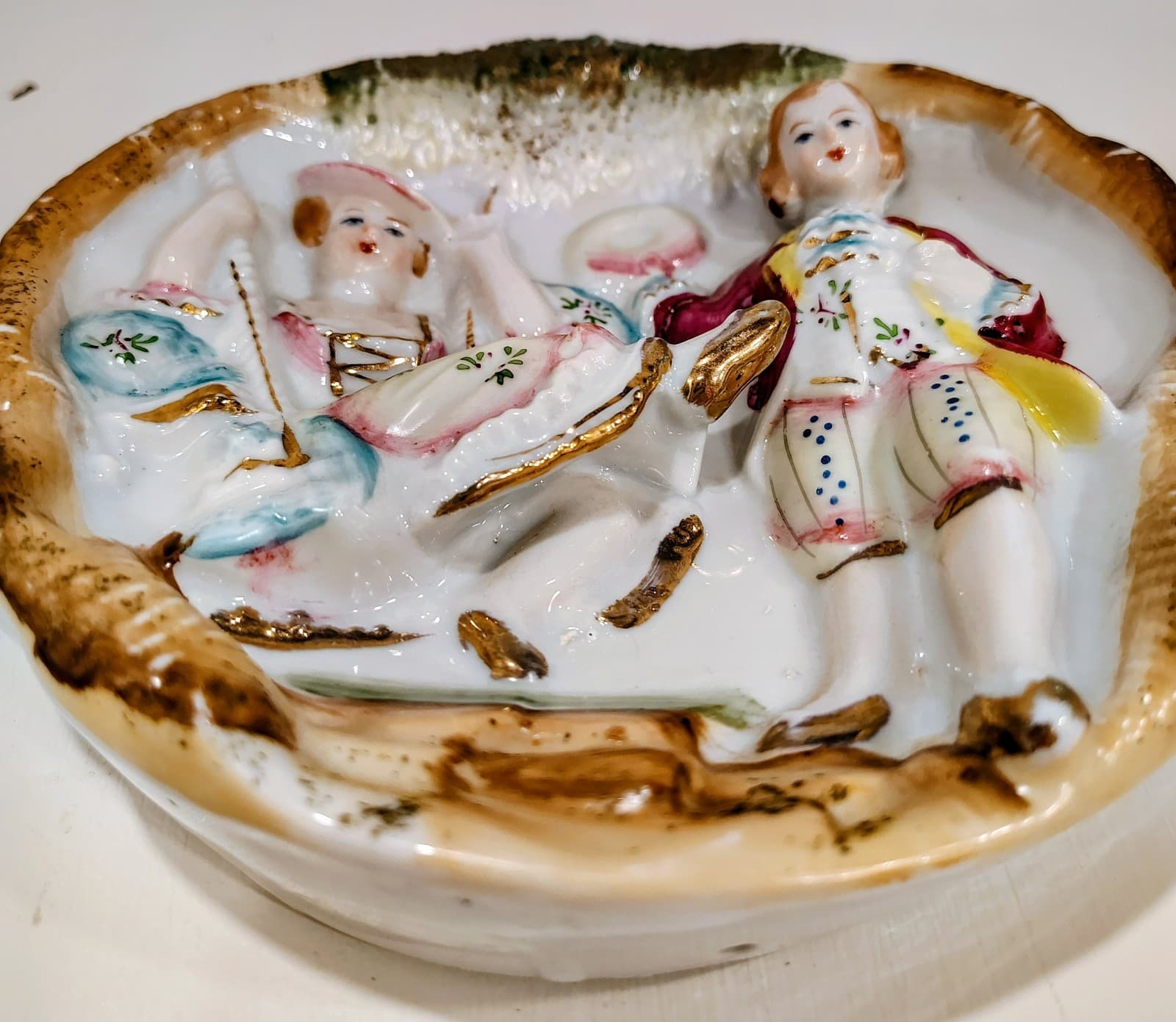 Vintage BETSON Regency Wall Plaque Bisque Courting Couple on a Swing Japan EUC - Thumbnail 3