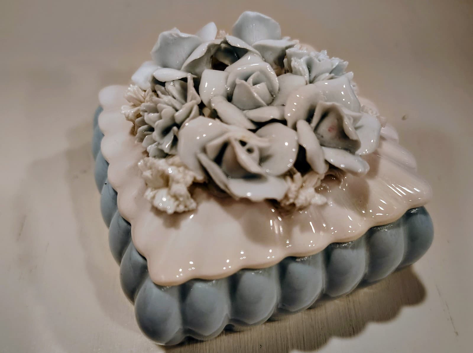 Vintage Japan Blue White Porcelain Floral Trinket Box - Thumbnail 3