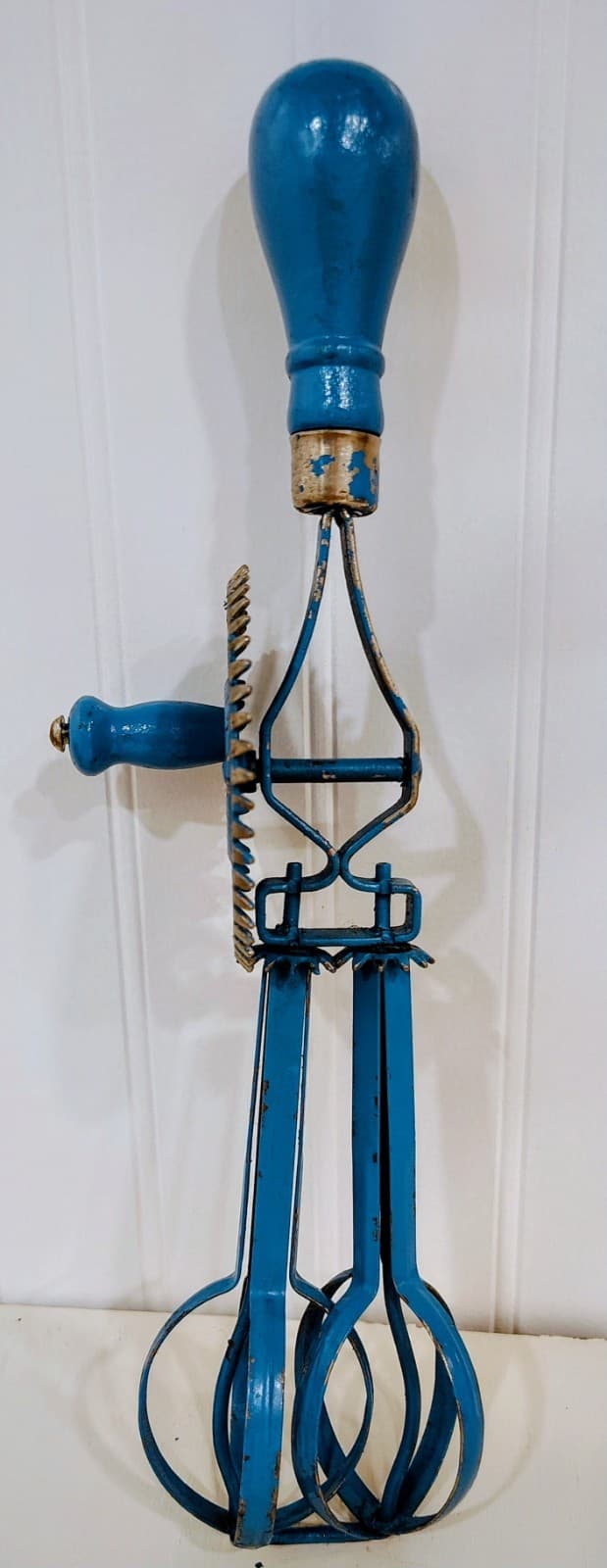 Vintage Blue A&J Super Center Drive Egg Beater Wood Handle Hand Mixer USA - Thumbnail 8