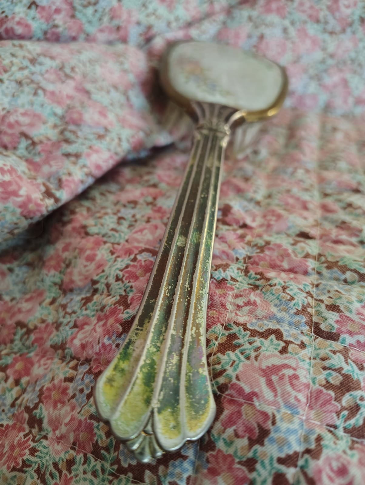 Vintage Gold Tone Floral Vanity Hair Brush Ornate Handle Metal Boudoir Decor - Thumbnail 4