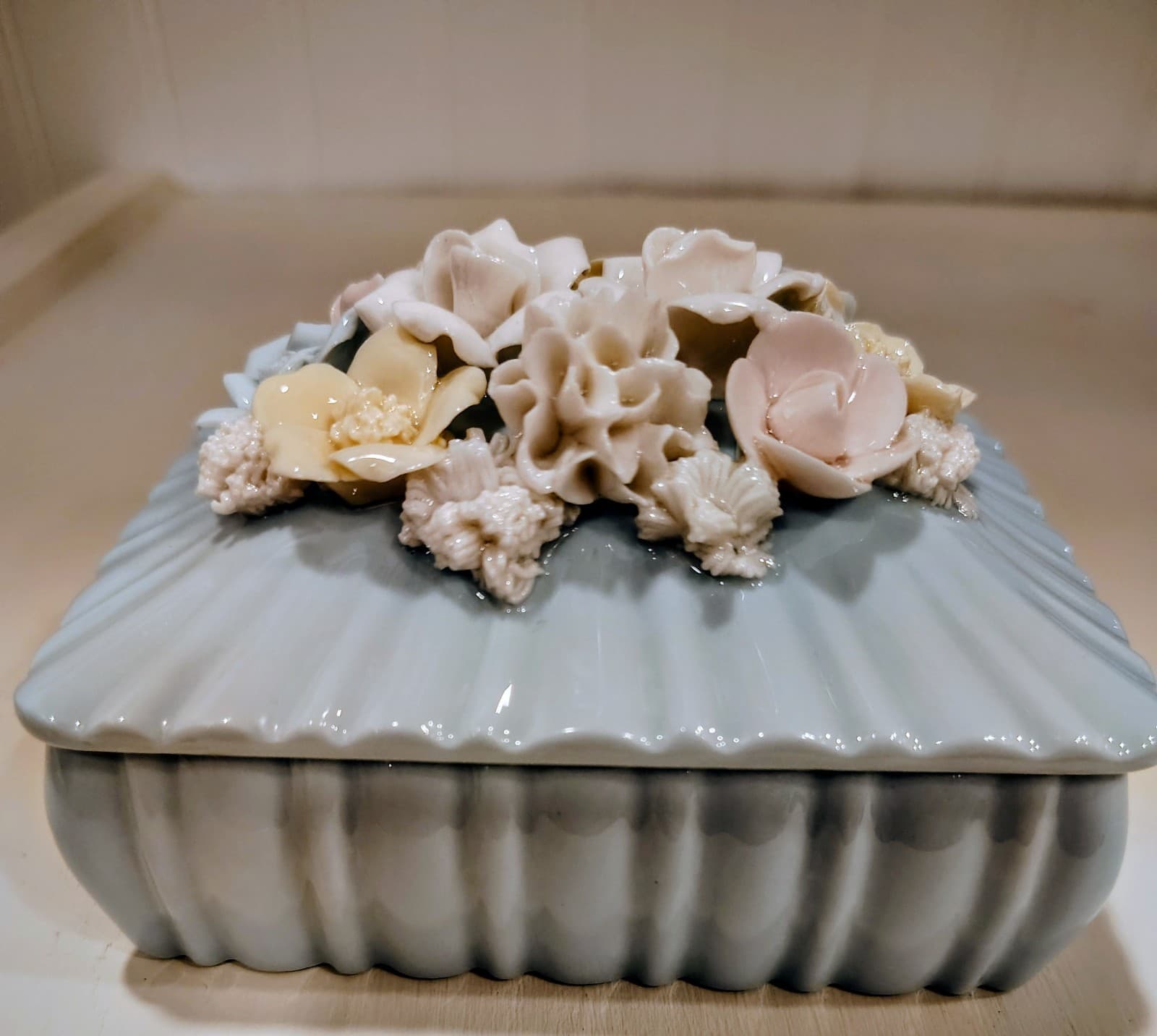 Vintage Japan Blue Porcelain Pink Flowers Floral Trinket Box - Thumbnail 3