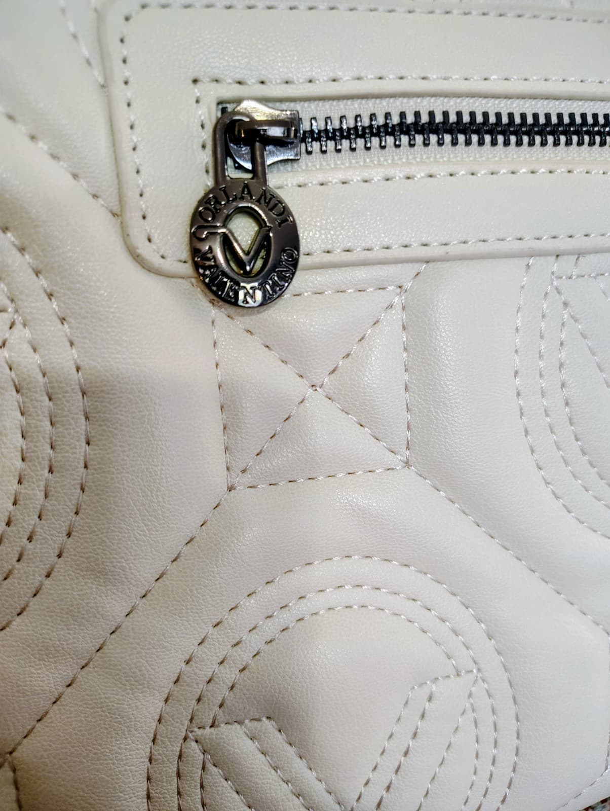 NWT white Vegan Leather Valentino Orlandi tote bag/Pouch MSRP 359.00 - Thumbnail 3