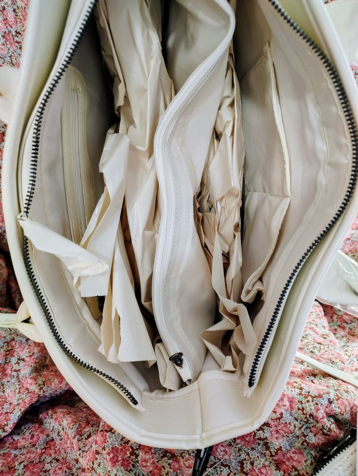 NWT white Vegan Leather Valentino Orlandi tote bag/Pouch MSRP 359.00 - Thumbnail 19