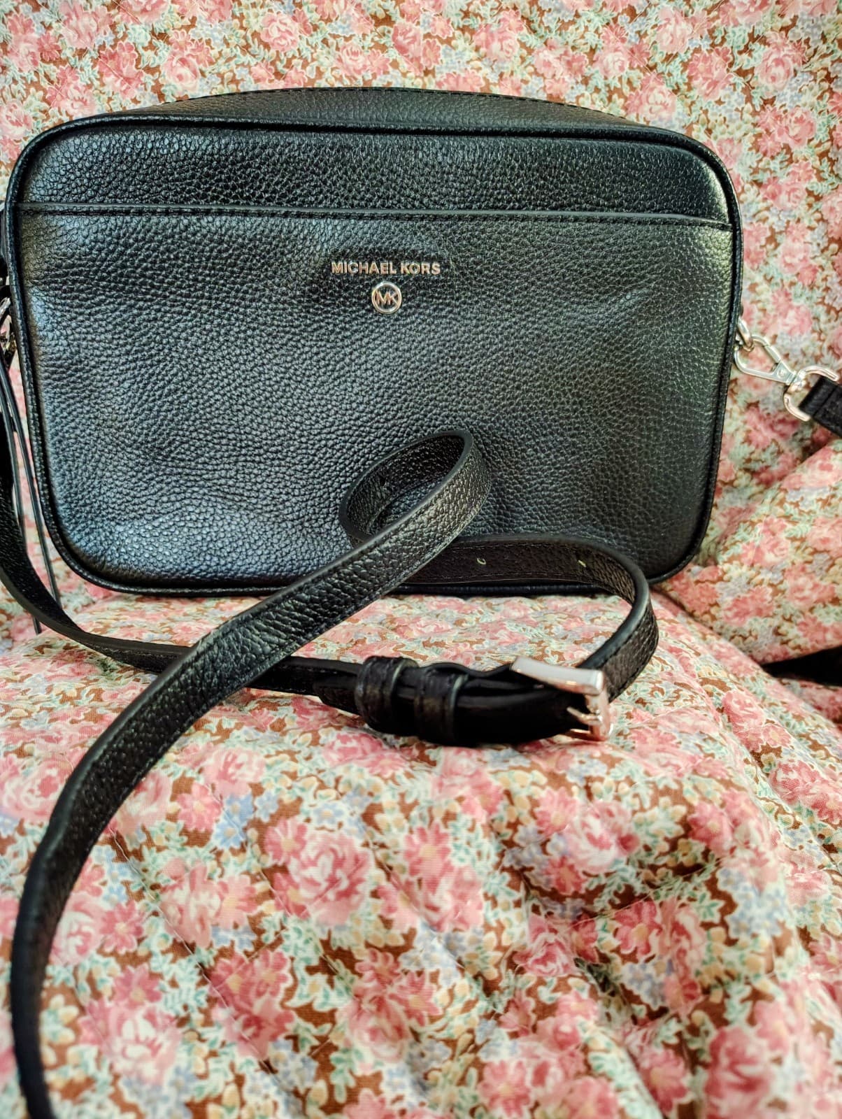black Pebbled Leather Michael Kors Jet Set Charm East West camera crossbody bag - Thumbnail 12