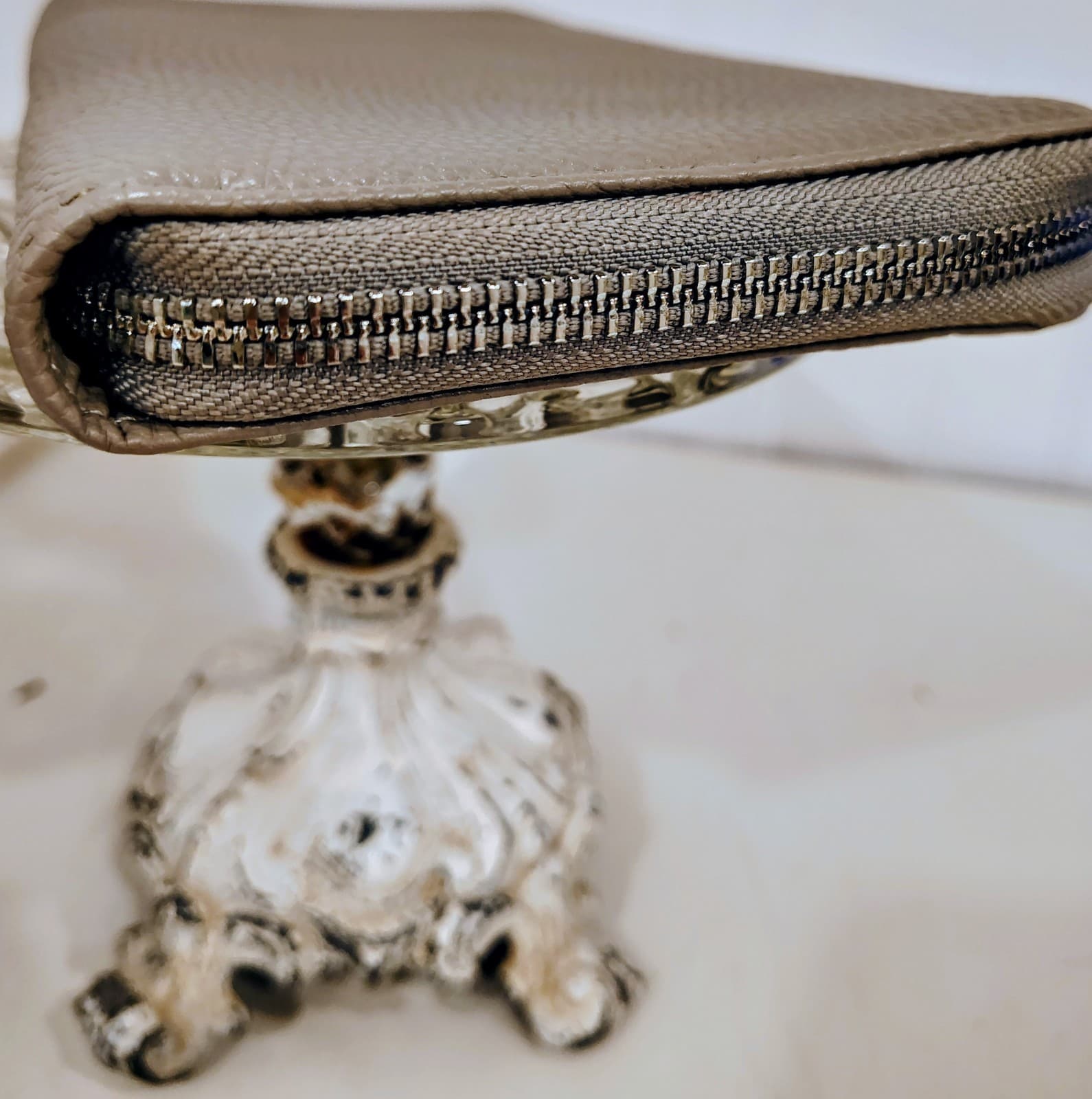 Gray Pebbled Faux Leather Organizer, Zip Around - Thumbnail 6