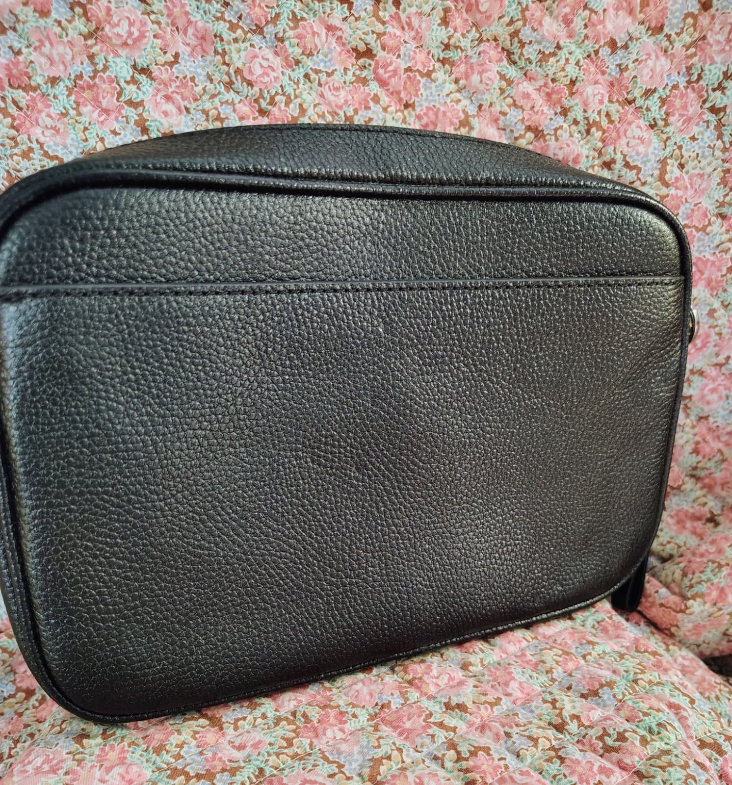 black Pebbled Leather Michael Kors Jet Set Charm East West camera crossbody bag - Thumbnail 3
