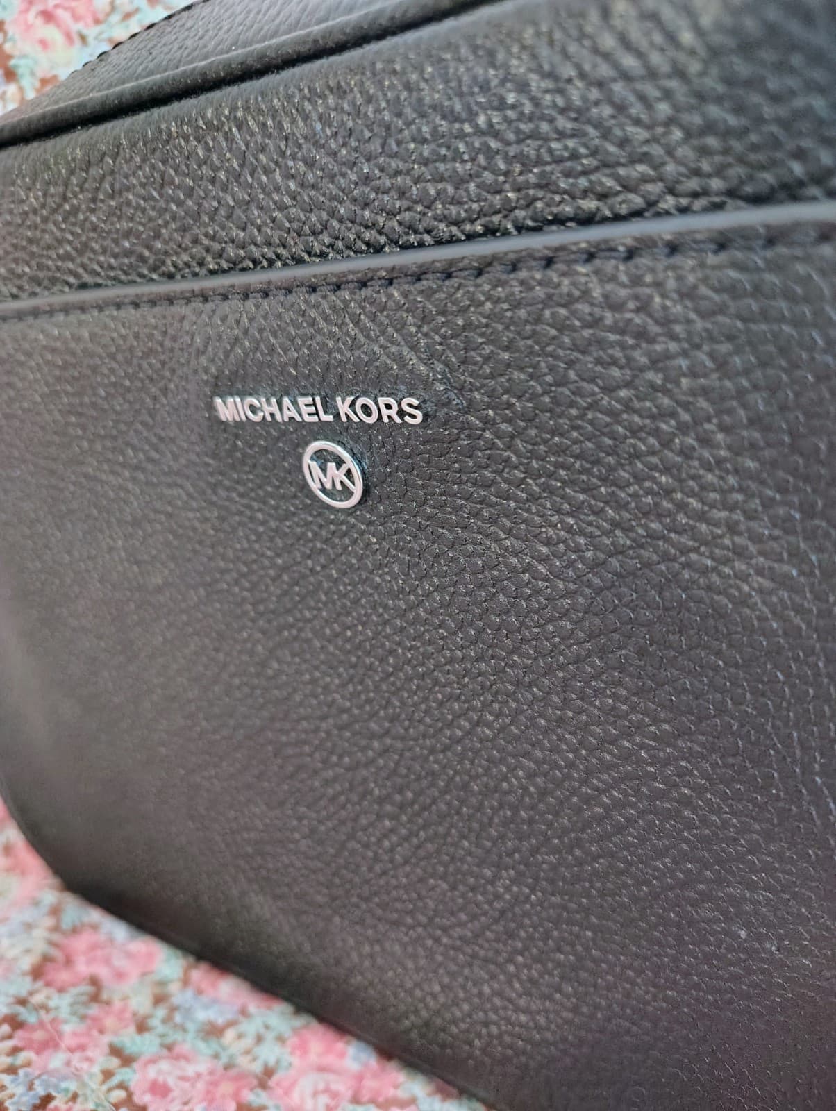 black Pebbled Leather Michael Kors Jet Set Charm East West camera crossbody bag - Thumbnail 5