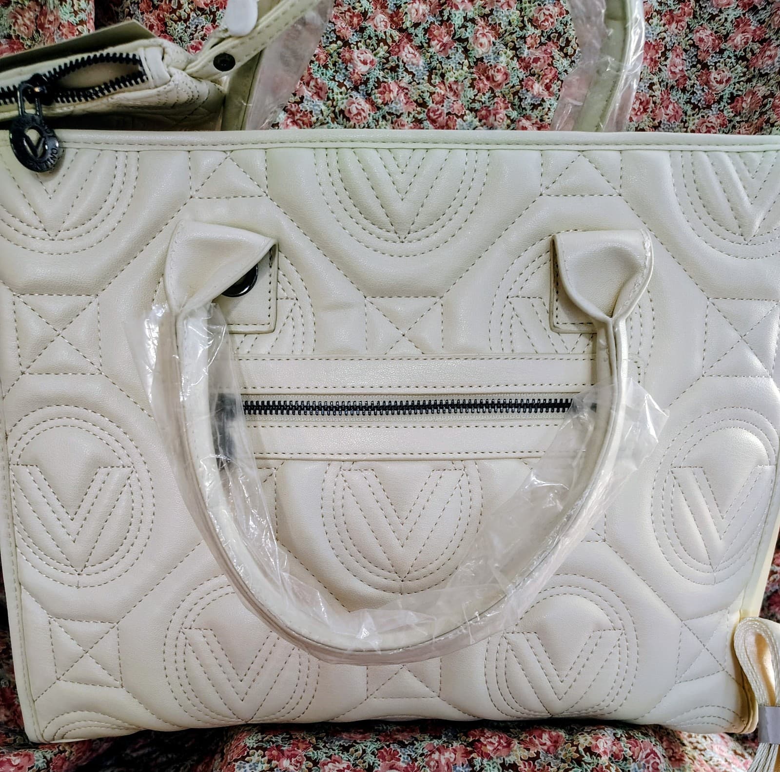 NWT white Vegan Leather Valentino Orlandi tote bag/Pouch MSRP 359.00 - Thumbnail 10