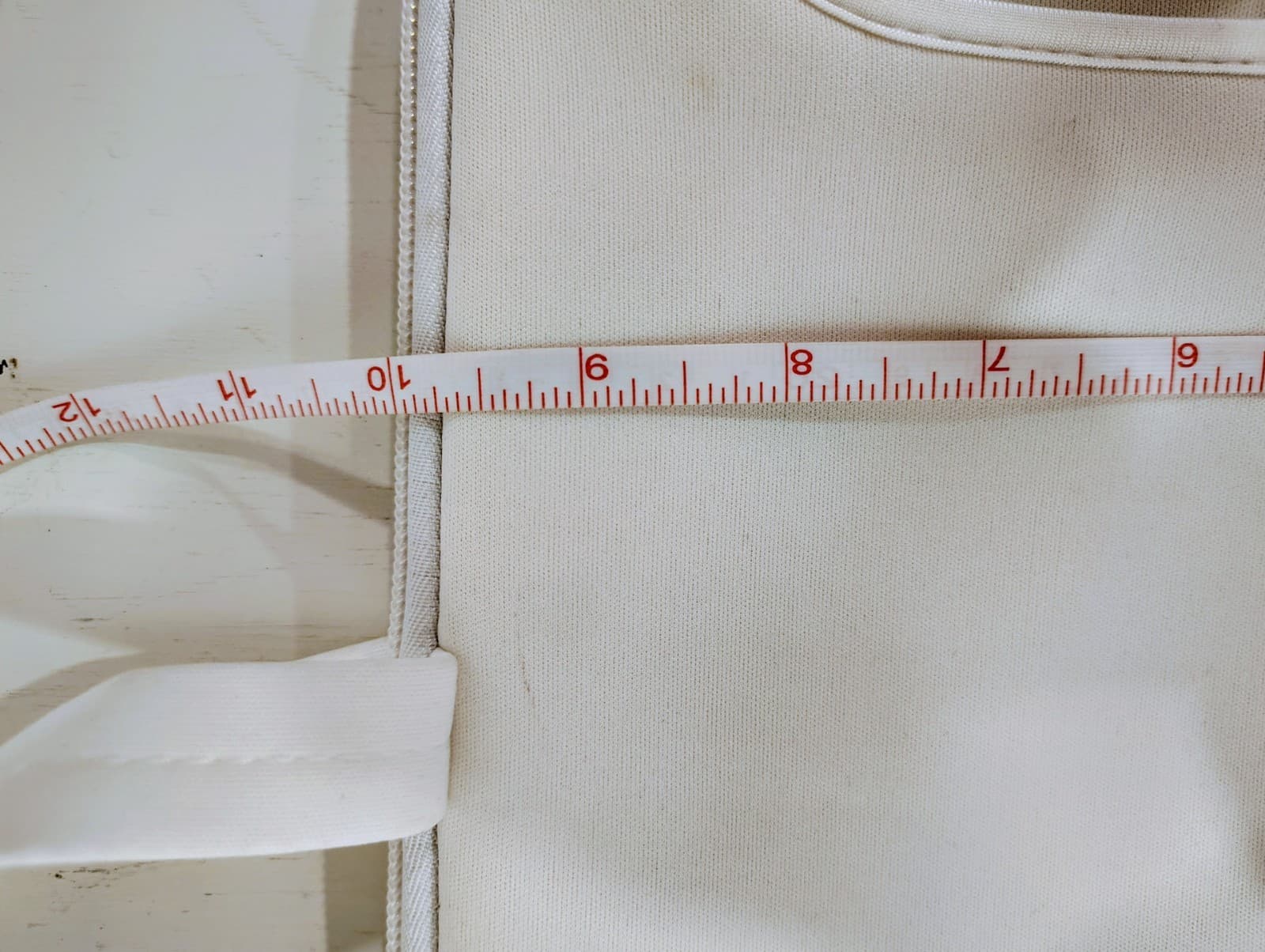 White Neoprene Padded Laptop Sleeve Case, Handles, EUC - Thumbnail 9