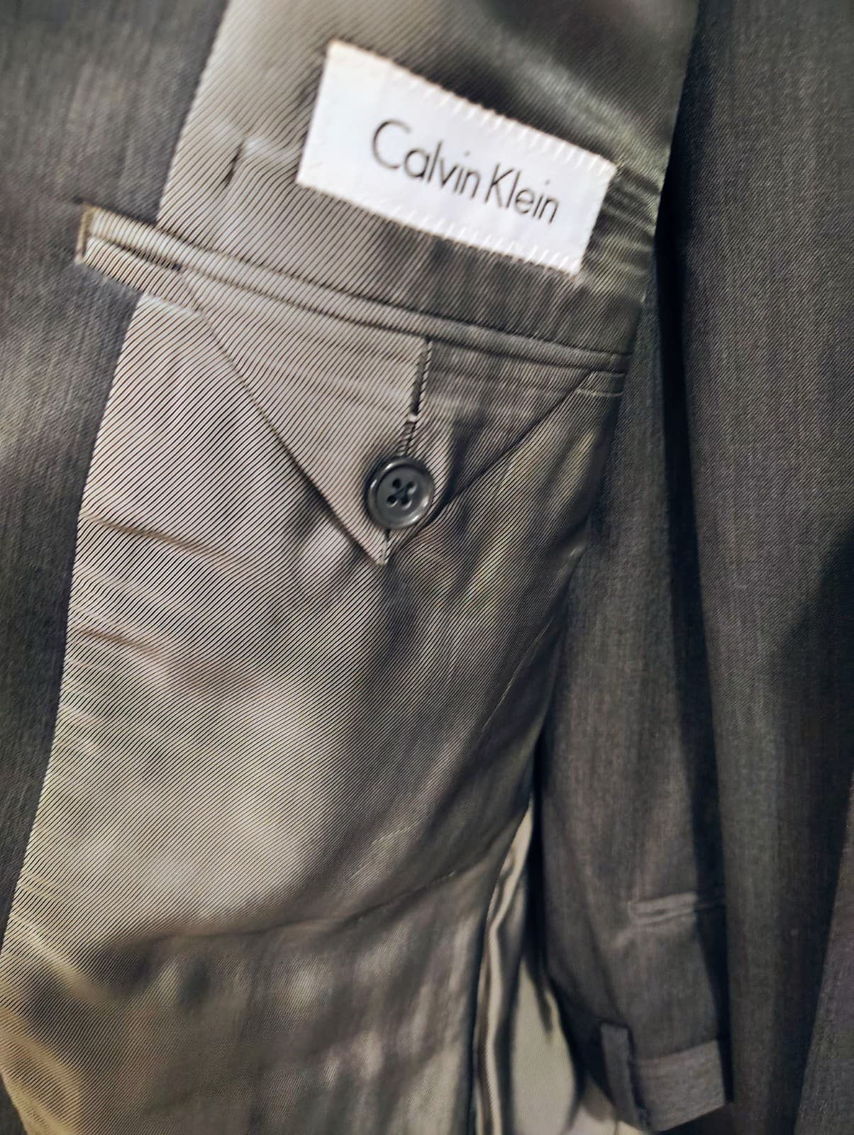 Calvin Klein Men’s Lined Suit 42R Jacket/36R Pants, EUC, Worn Once - Thumbnail 11