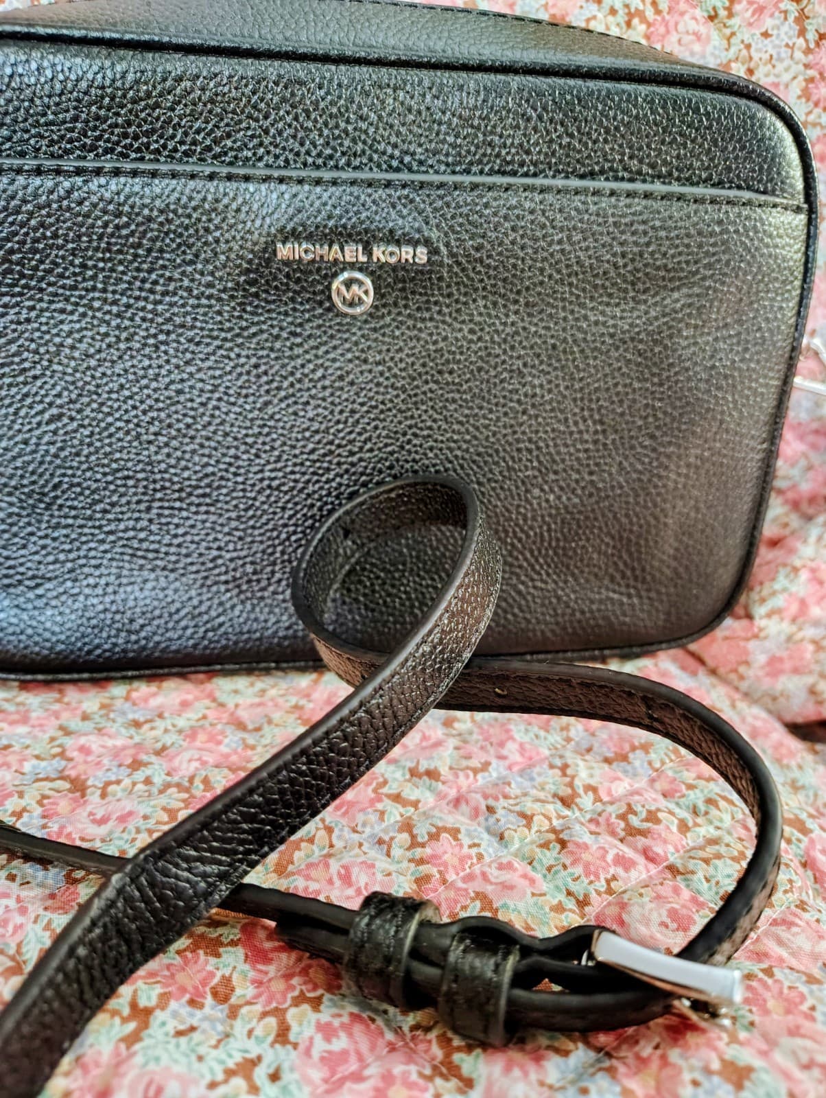 black Pebbled Leather Michael Kors Jet Set Charm East West camera crossbody bag - Thumbnail 13