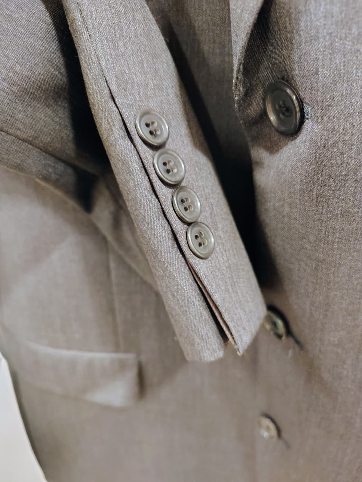 Calvin Klein Men’s Lined Suit 42R Jacket/36R Pants, EUC, Worn Once - Thumbnail 7