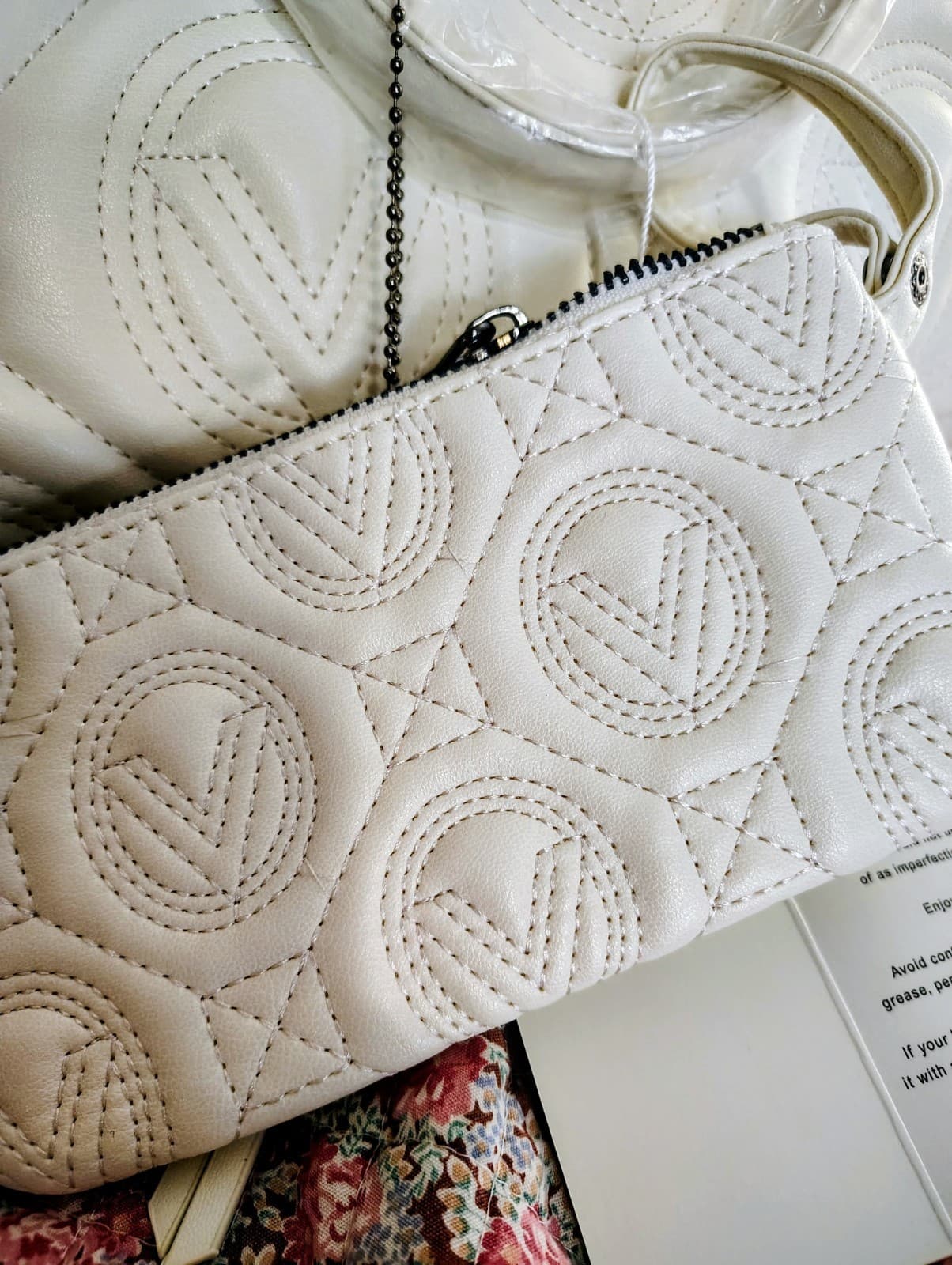 NWT white Vegan Leather Valentino Orlandi tote bag/Pouch MSRP 359.00 - Thumbnail 16
