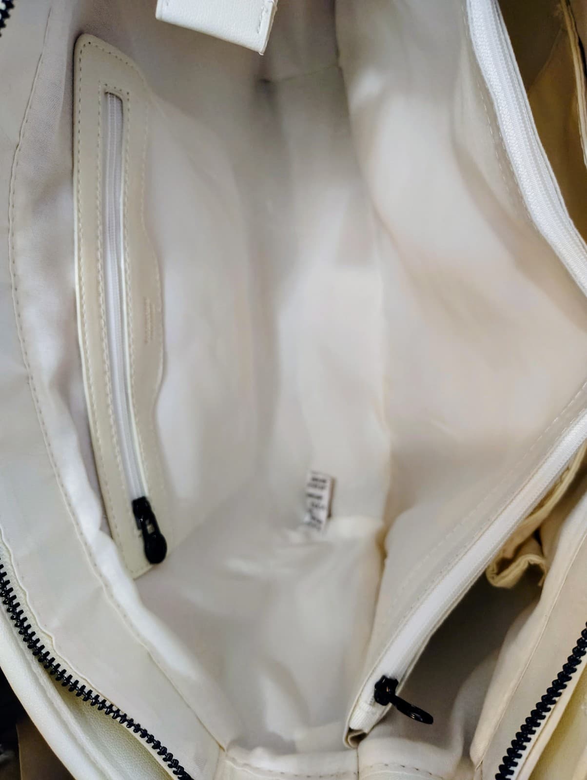 NWT white Vegan Leather Valentino Orlandi tote bag/Pouch MSRP 359.00 - Thumbnail 20