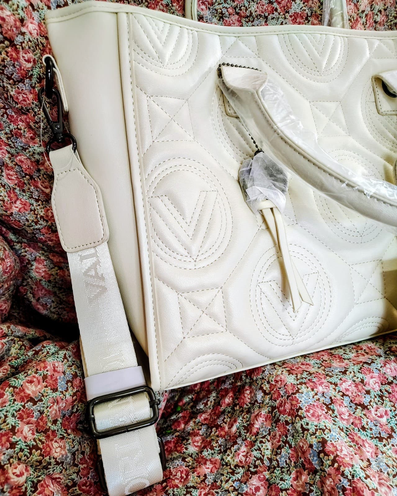 NWT white Vegan Leather Valentino Orlandi tote bag/Pouch MSRP 359.00 - Thumbnail 9