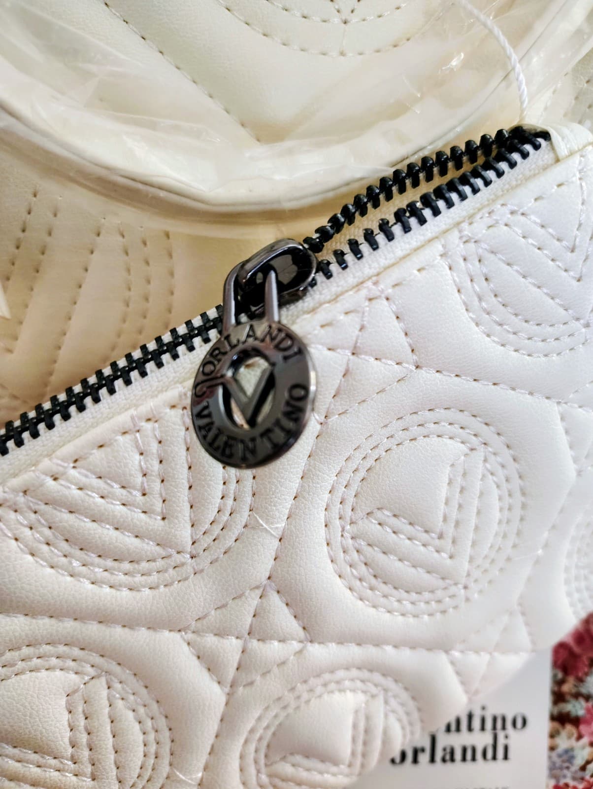 NWT white Vegan Leather Valentino Orlandi tote bag/Pouch MSRP 359.00 - Thumbnail 12