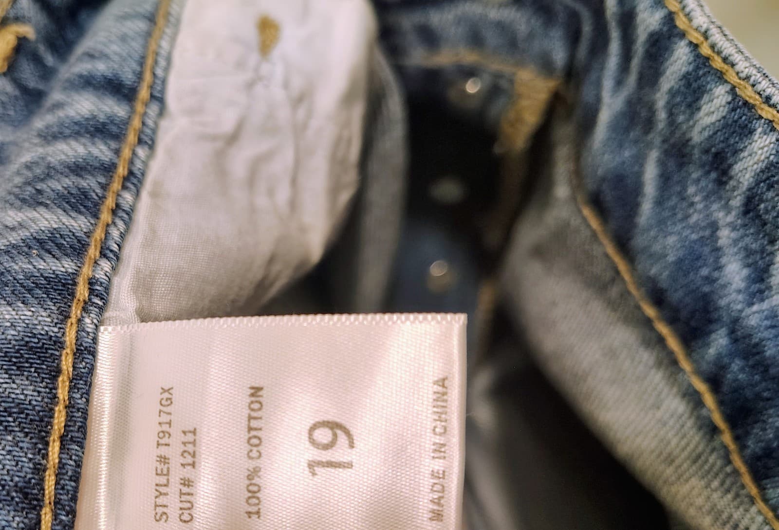 Pink Lily Priscilla Distressed Girlfriend Med Wash Jeans, NWT Size 19 - Thumbnail 10