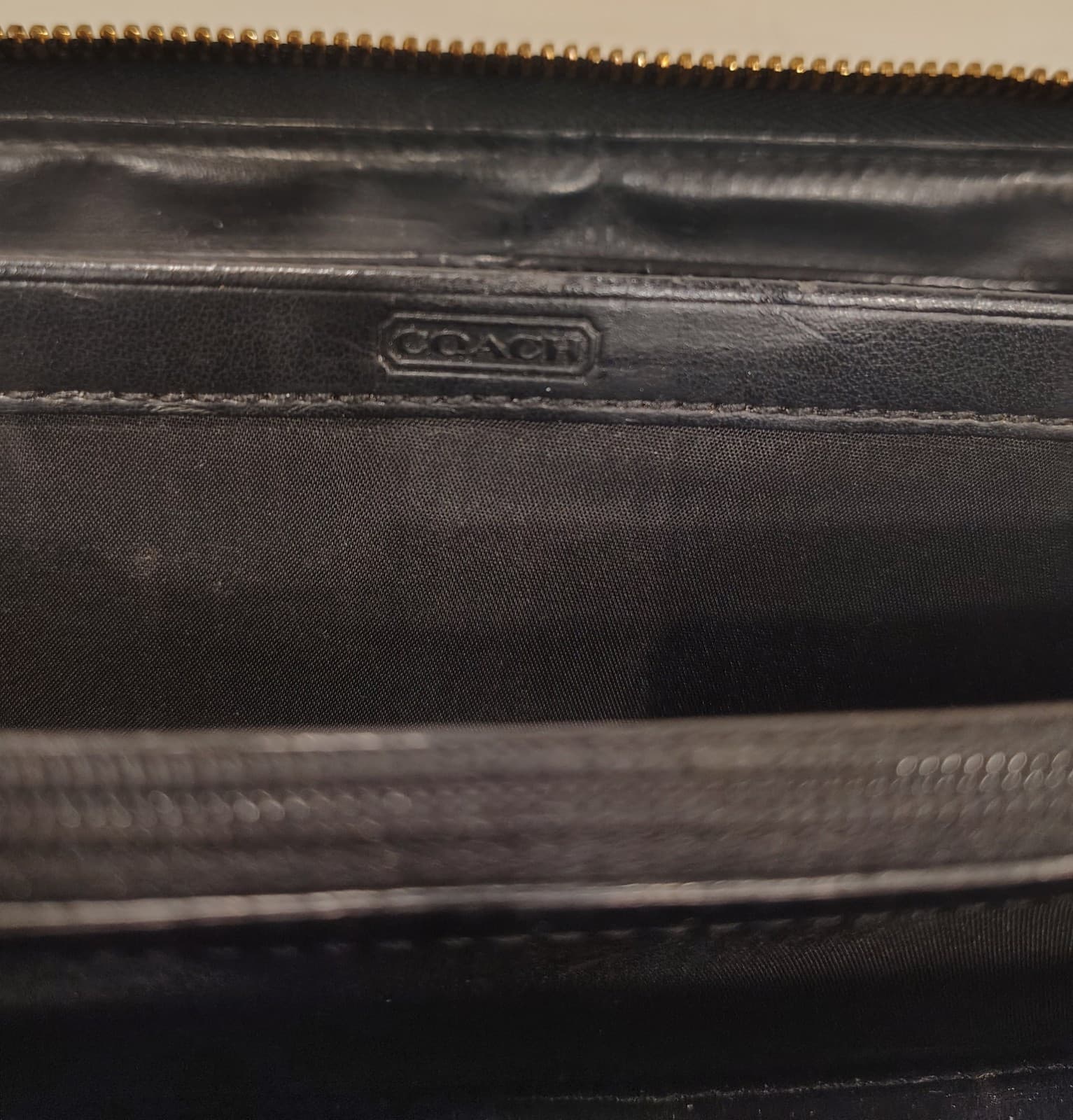 Coach Ashley Black Leather Accordion Zip Around Wallet EUC 2010 - Thumbnail 8