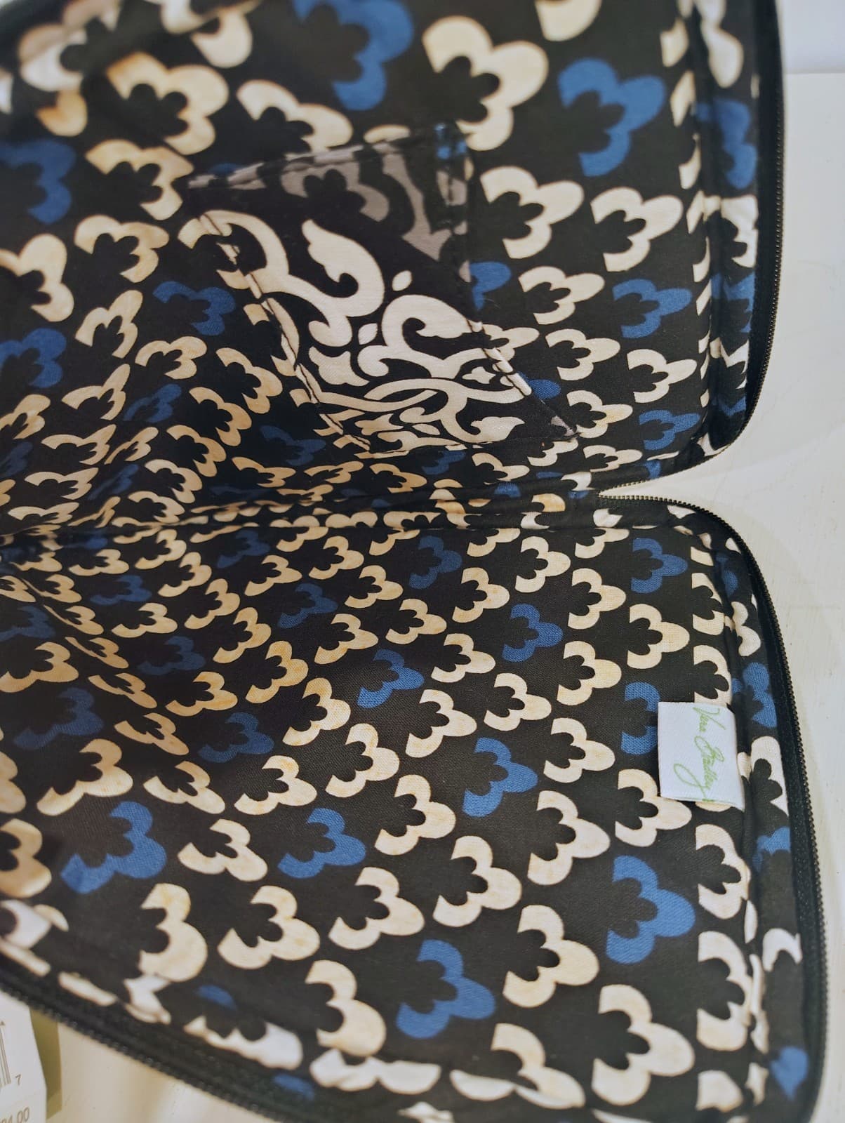 NWT Vera Bradley Tablet Kindle Padded Sleeve, Canterbweey Cobalt, Retired - Thumbnail 4