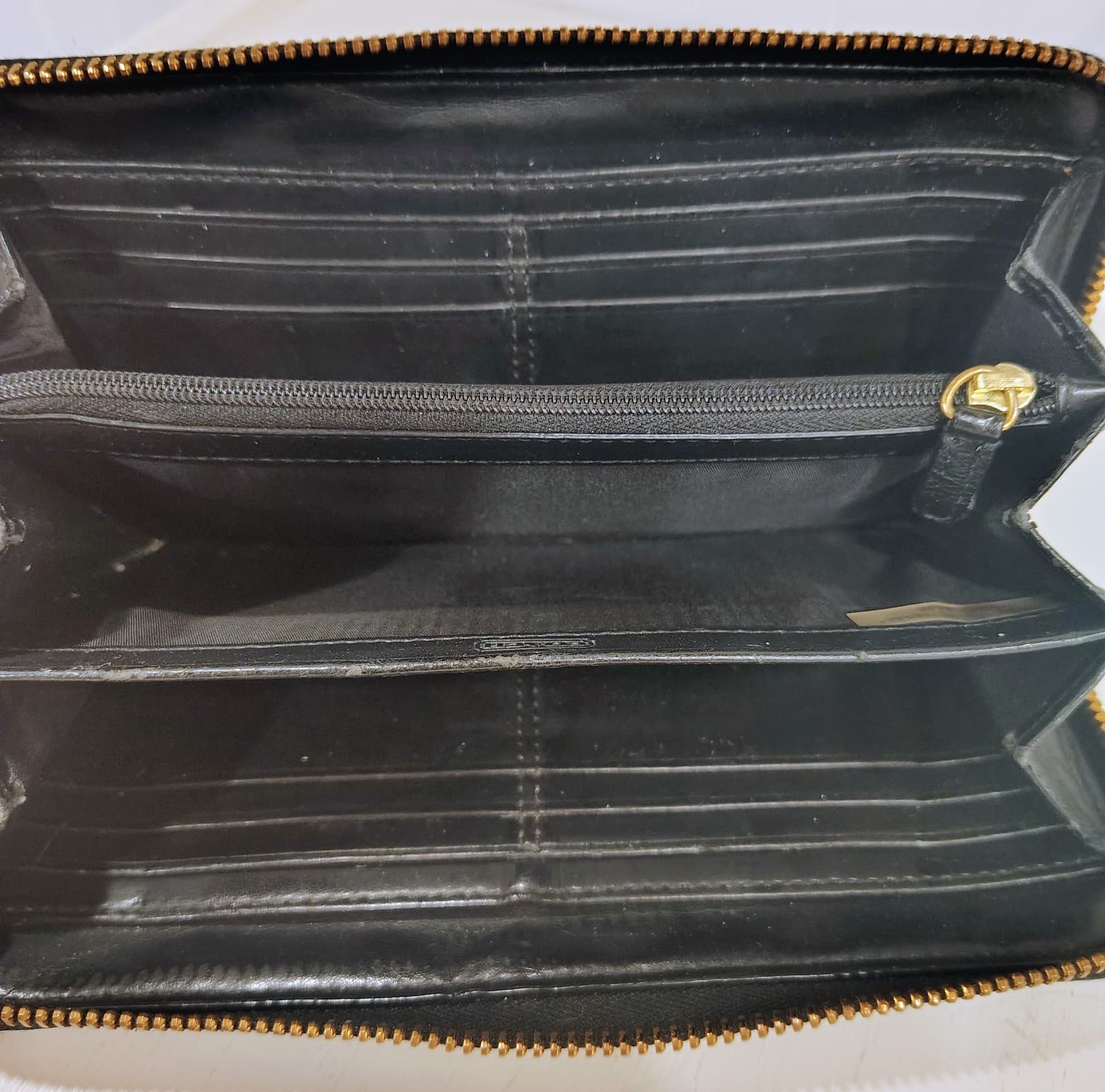 Coach Ashley Black Leather Accordion Zip Around Wallet EUC 2010 - Thumbnail 9