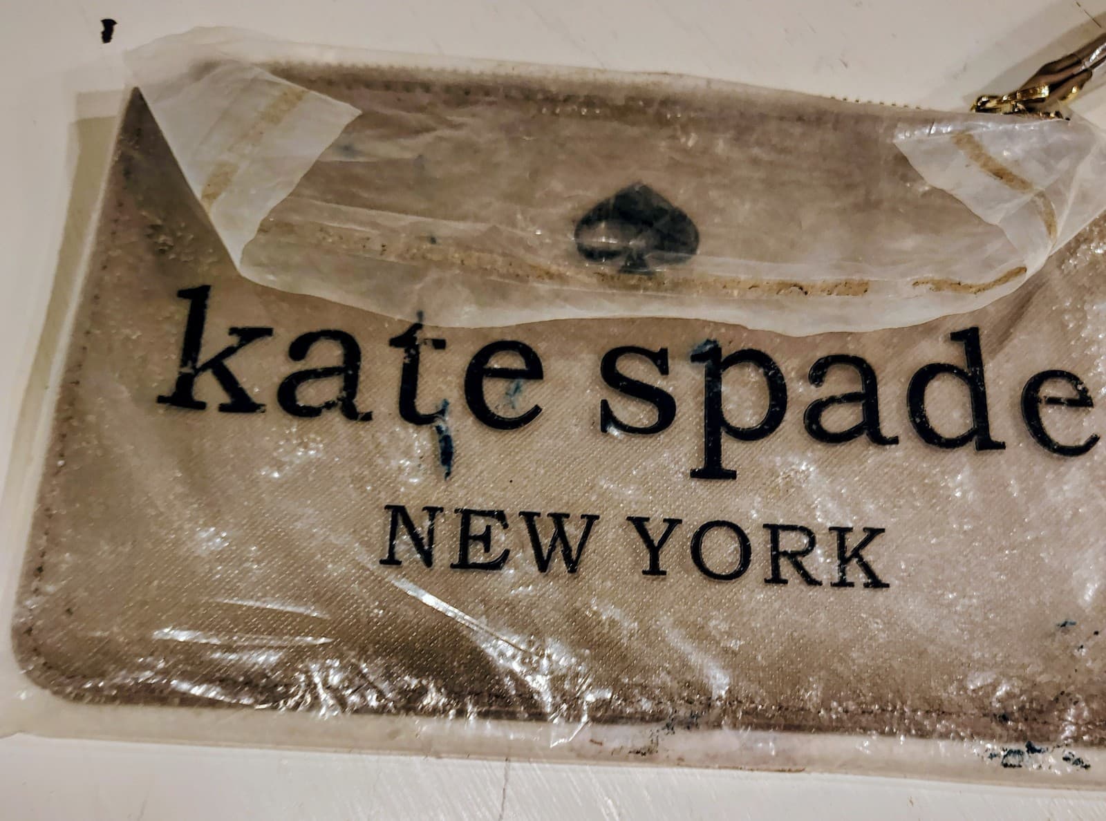 Kate Spade New York Wristlet dazzling silver glitter finish, NWT $88 - Thumbnail 11