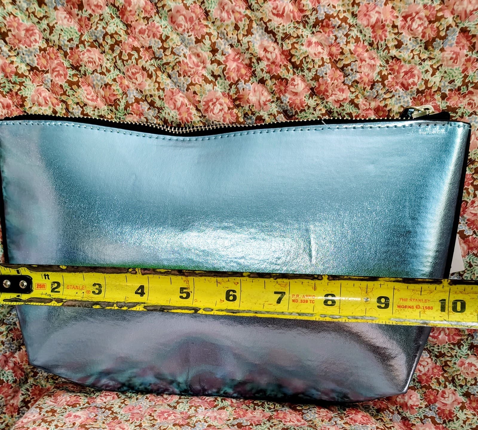 Neutrogena NWT Metallic Blue Makeup Bag With Strap - Thumbnail 13