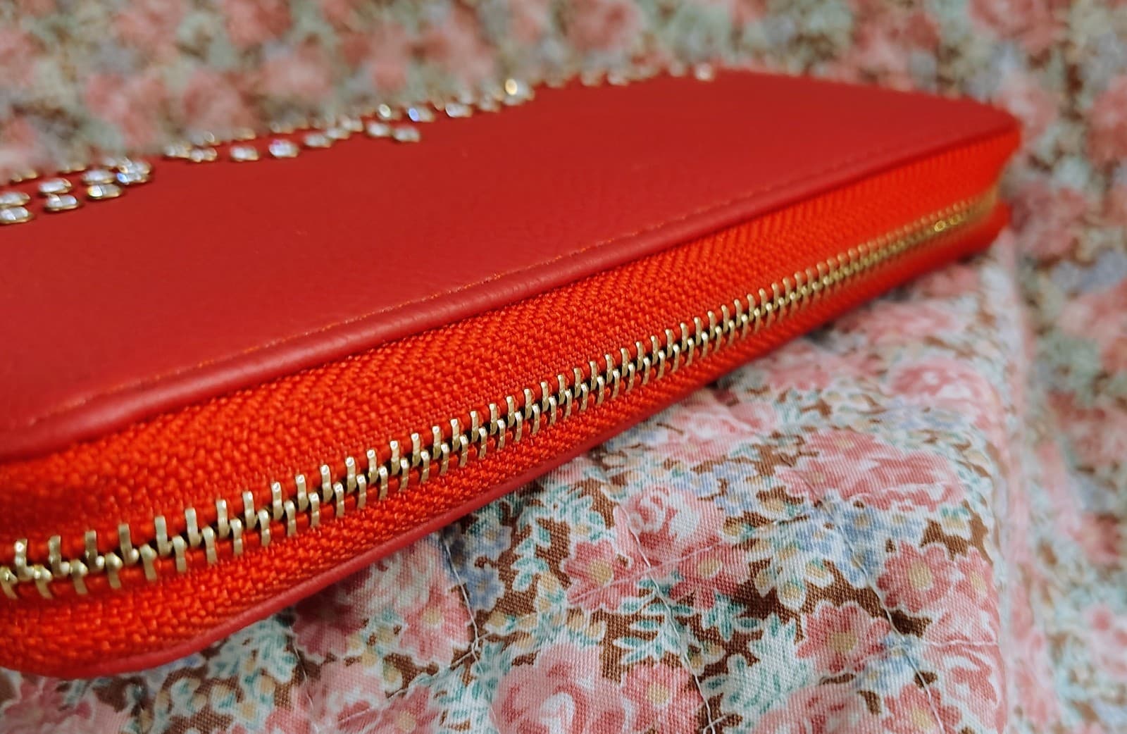 Bebe WALLET (New/NWT) "Jetta" RED Long ZIP AROUND Vegan Leather RHINESTONE STUD - Thumbnail 8