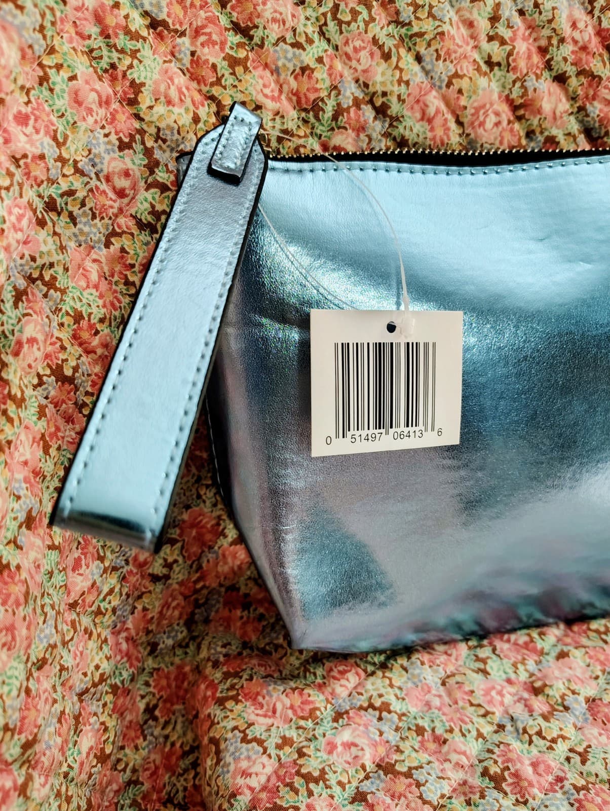 Neutrogena NWT Metallic Blue Makeup Bag With Strap - Thumbnail 5