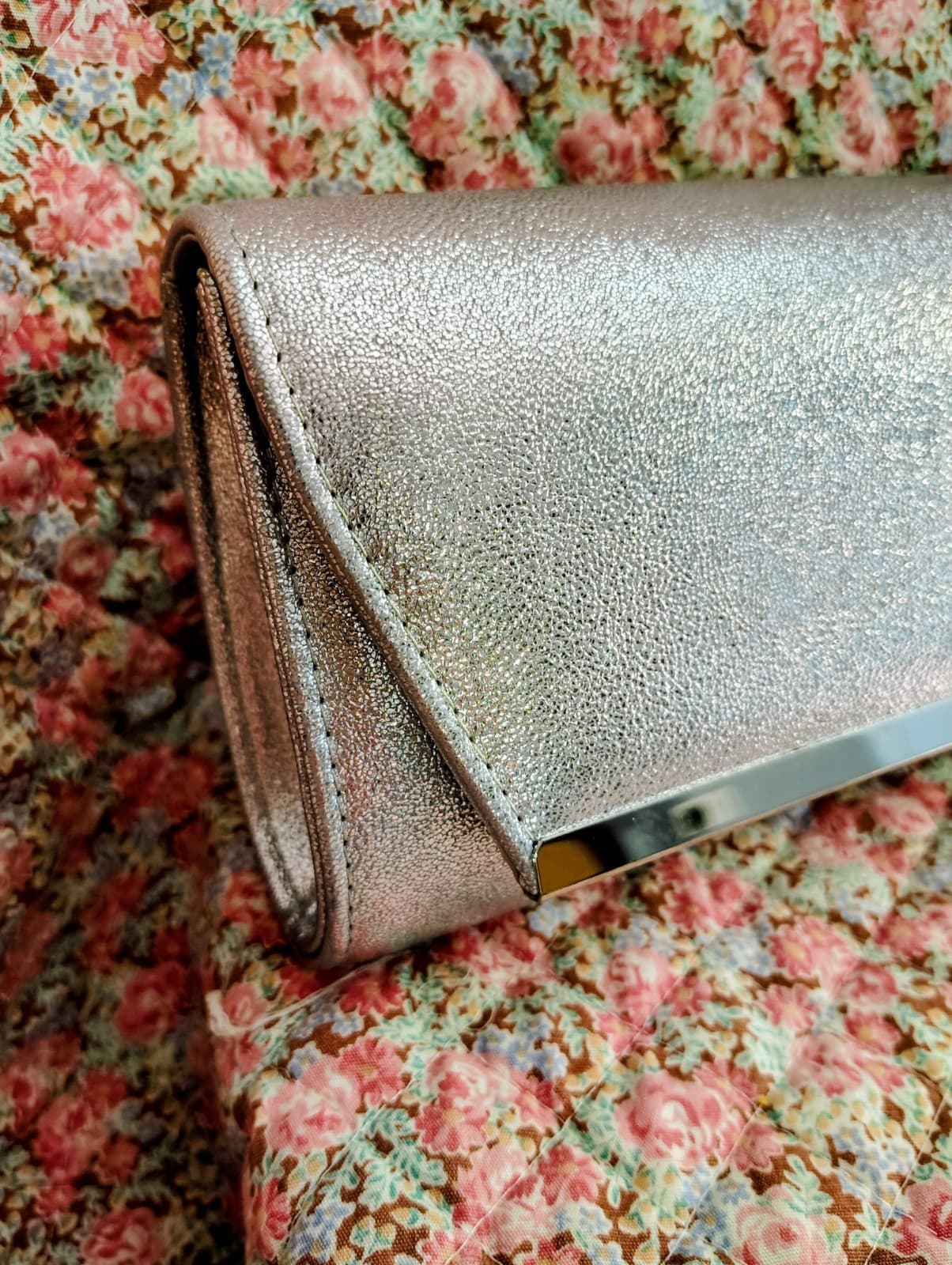 silver shoulder bag metallic finish chain strap NWOT - Thumbnail 3