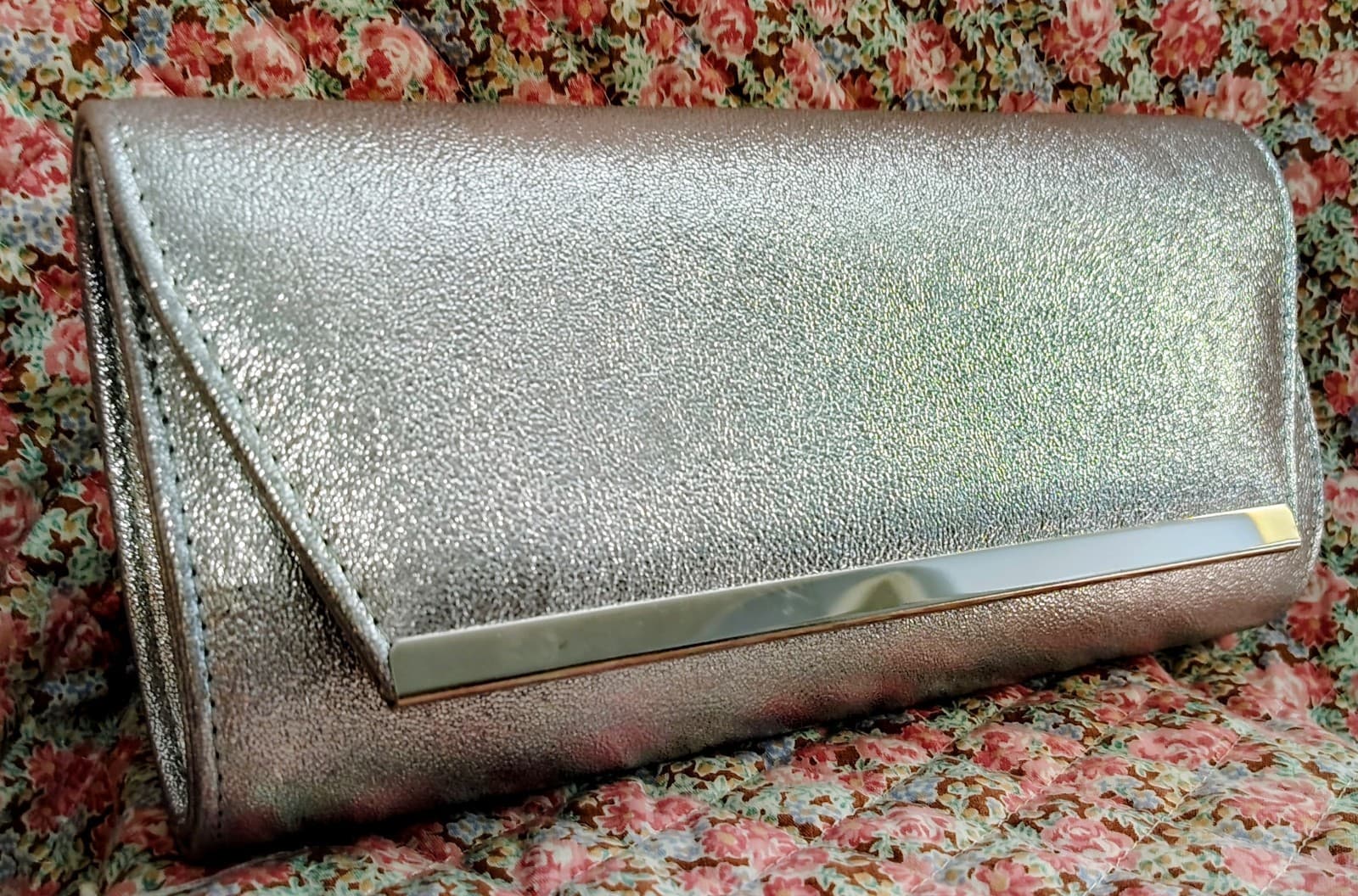 silver shoulder bag metallic finish chain strap NWOT - Thumbnail 2