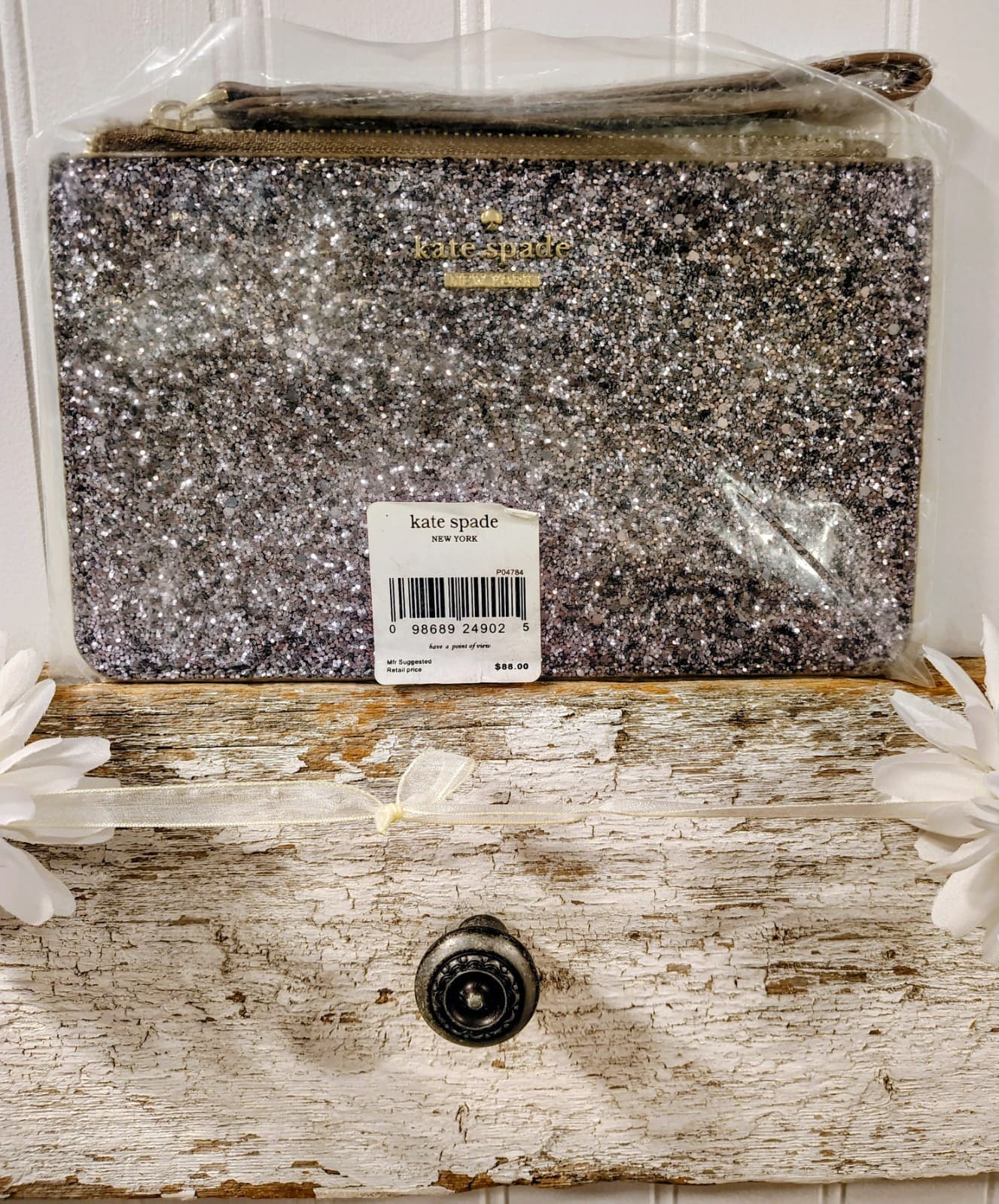Kate Spade New York Wristlet dazzling silver glitter finish, NWT $88 - Thumbnail 12