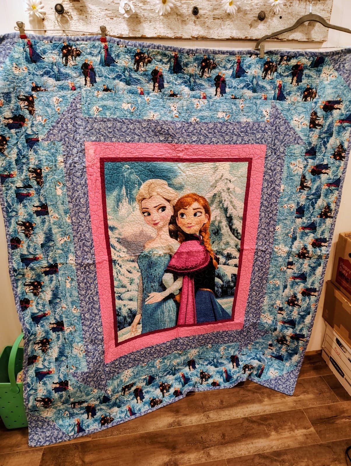 Handmade Disney Frozen quilt, Anna Elsa, 60 x 70 inches , EUC, 2014 - Thumbnail 7