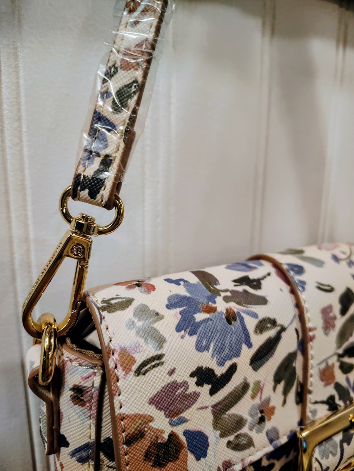 NWOT Nanette Lepore Floral Small Shoulder Bag Magnetic Detachable Strap $88 - Thumbnail 3