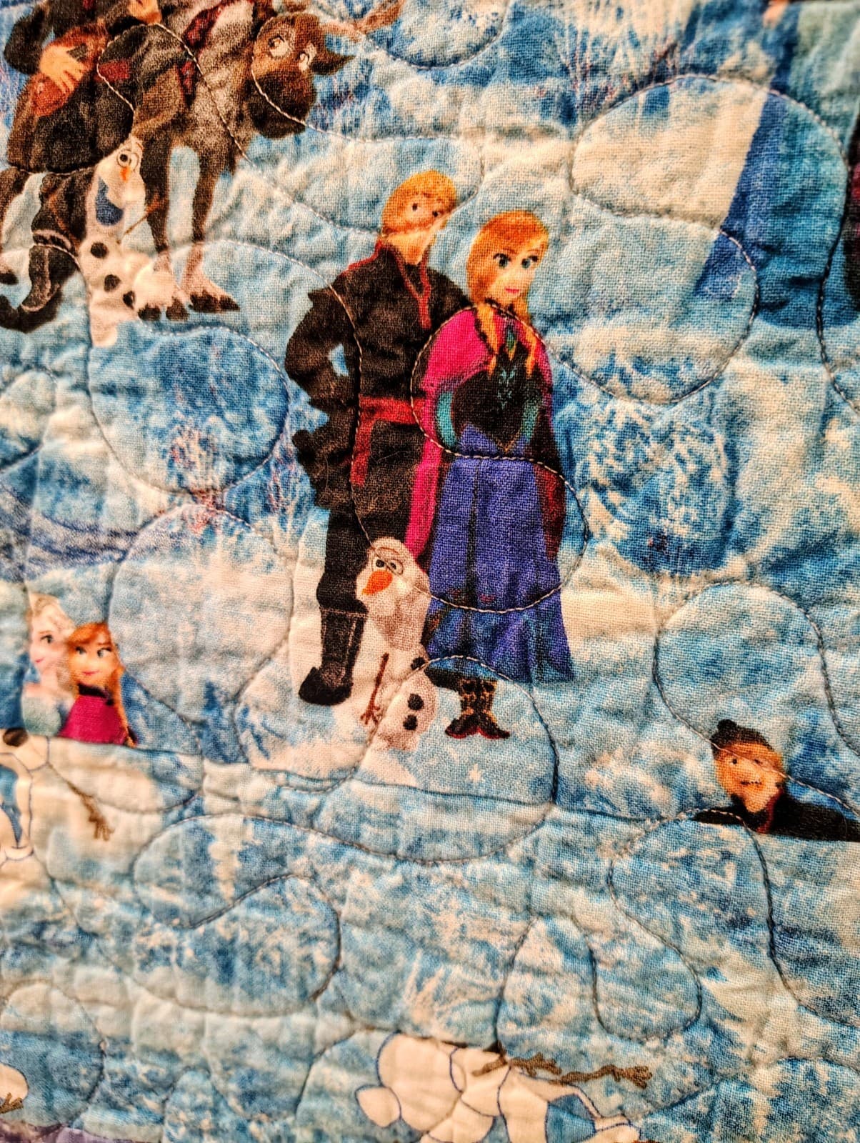Handmade Disney Frozen quilt, Anna Elsa, 60 x 70 inches , EUC, 2014 - Thumbnail 9