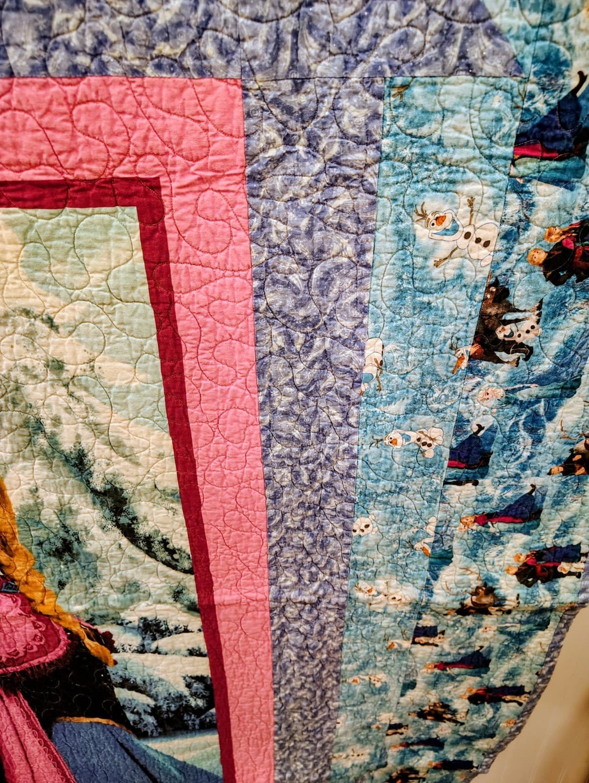 Handmade Disney Frozen quilt, Anna Elsa, 60 x 70 inches , EUC, 2014 - Thumbnail 10