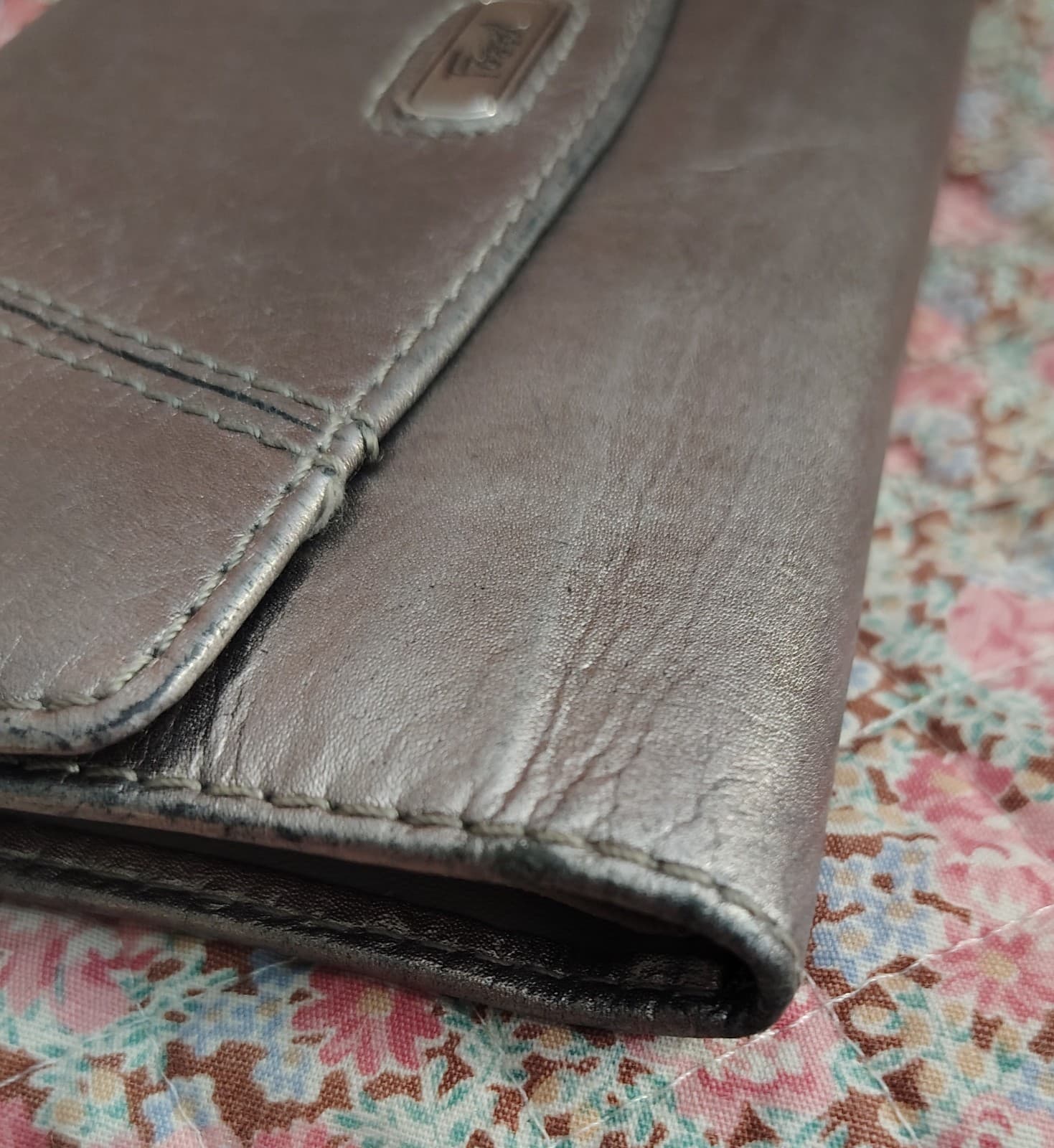 Fossil Silver Metallic Trifold Wallet - Thumbnail 12