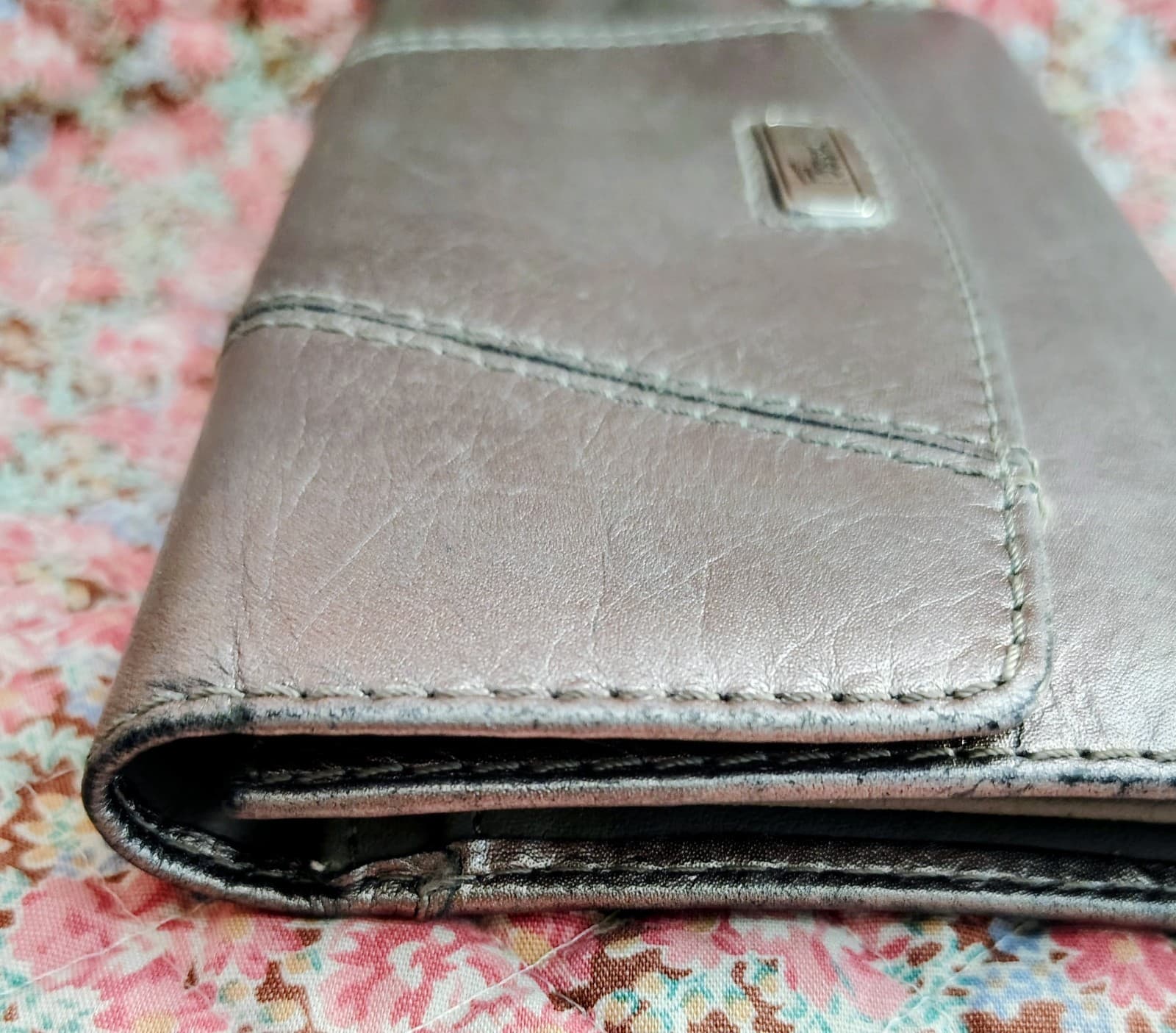 Fossil Silver Metallic Trifold Wallet - Thumbnail 9
