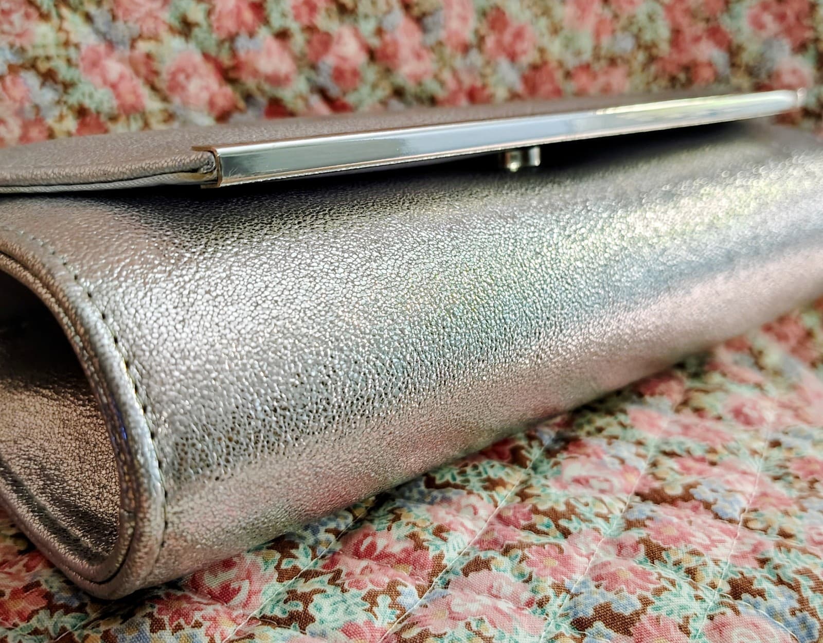 silver shoulder bag metallic finish chain strap NWOT - Thumbnail 7