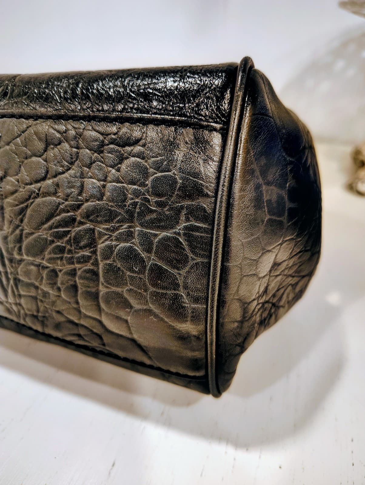Vintage 1980's Tano Black Crocodile Embossed Satchel Bag, Gold Hinges EUC - Thumbnail 5