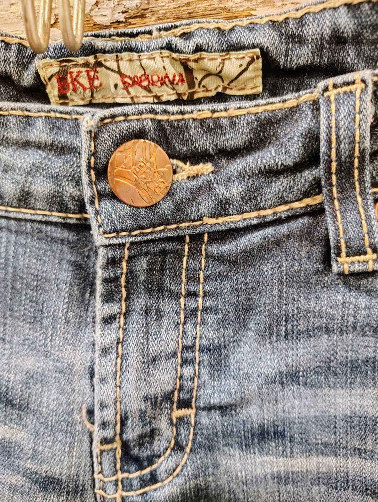BKE Denim Sabrina Bootcut Women’s Jeans Size 28 Distressed Embellished EUC - Thumbnail 3