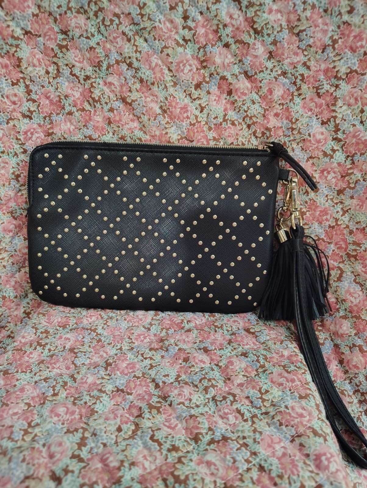 NWOT Black Faux Leather Quilted Studded Victoria's Secret Wristlet - Thumbnail 3
