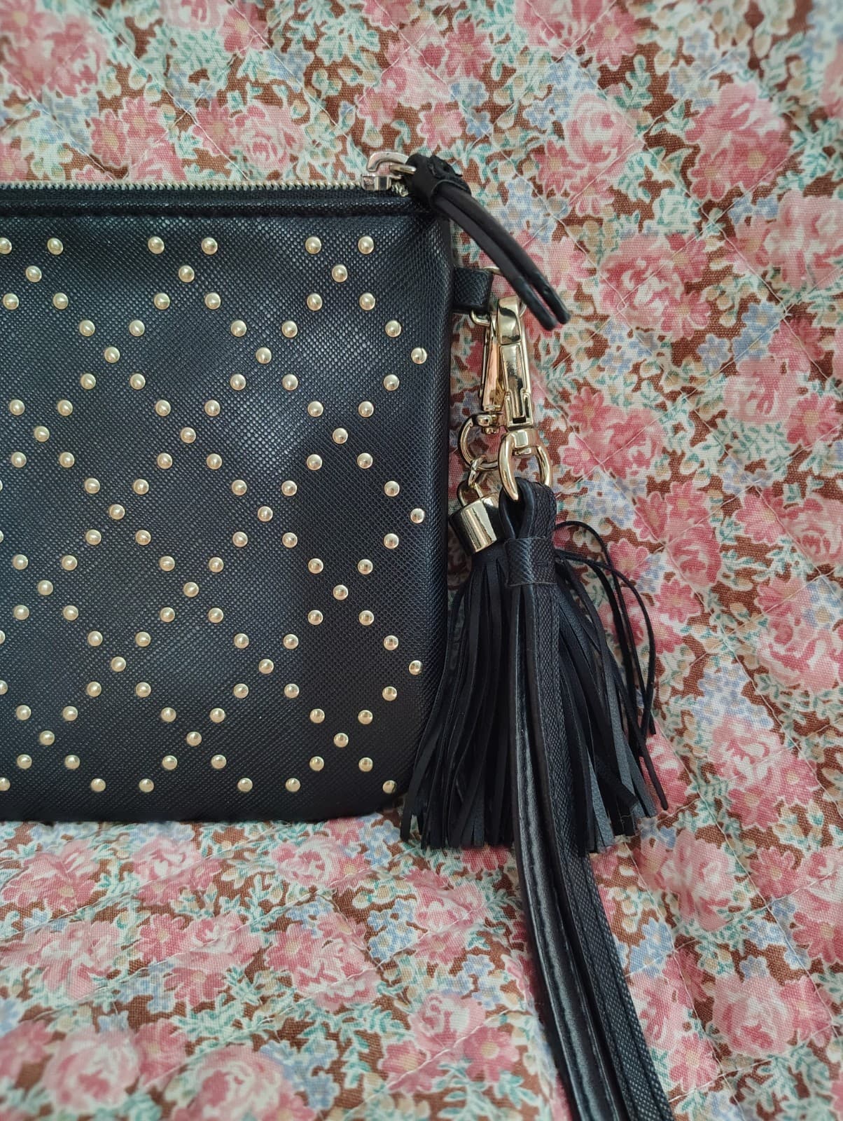 NWOT Black Faux Leather Quilted Studded Victoria's Secret Wristlet - Thumbnail 4