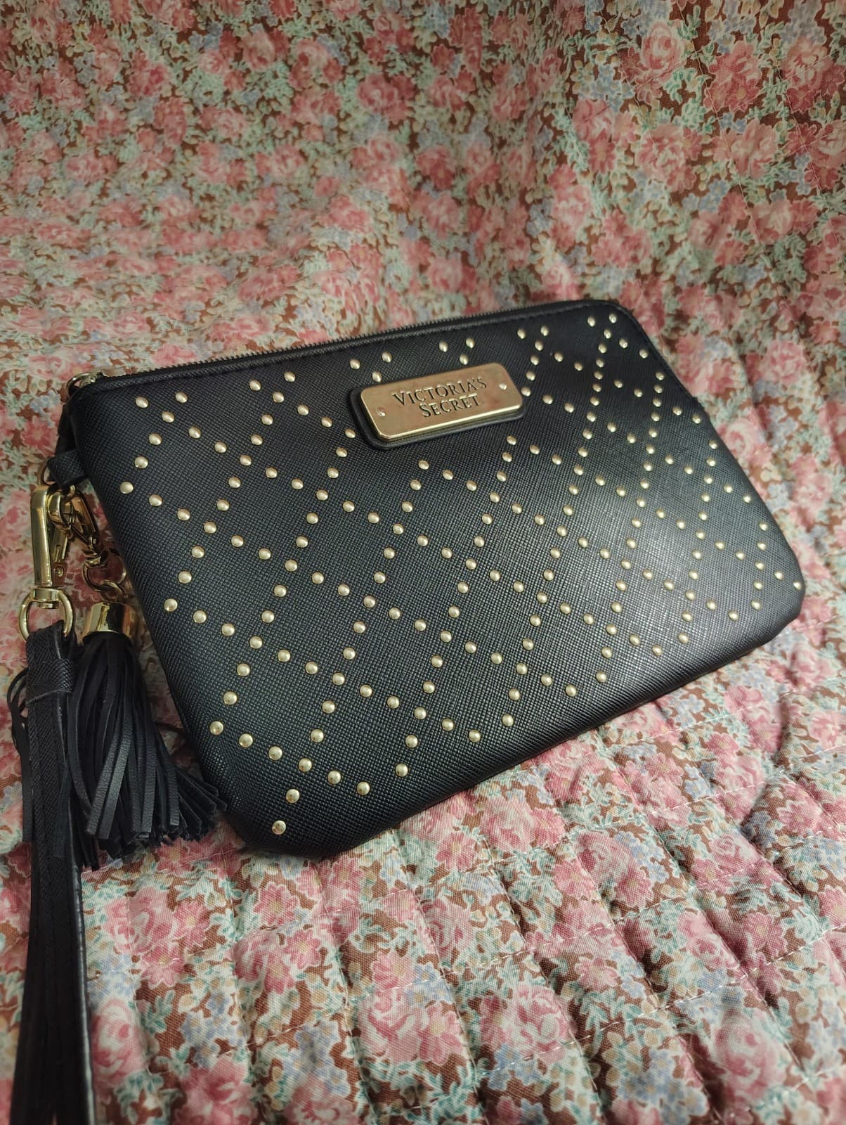 NWOT Black Faux Leather Quilted Studded Victoria's Secret Wristlet - Thumbnail 7