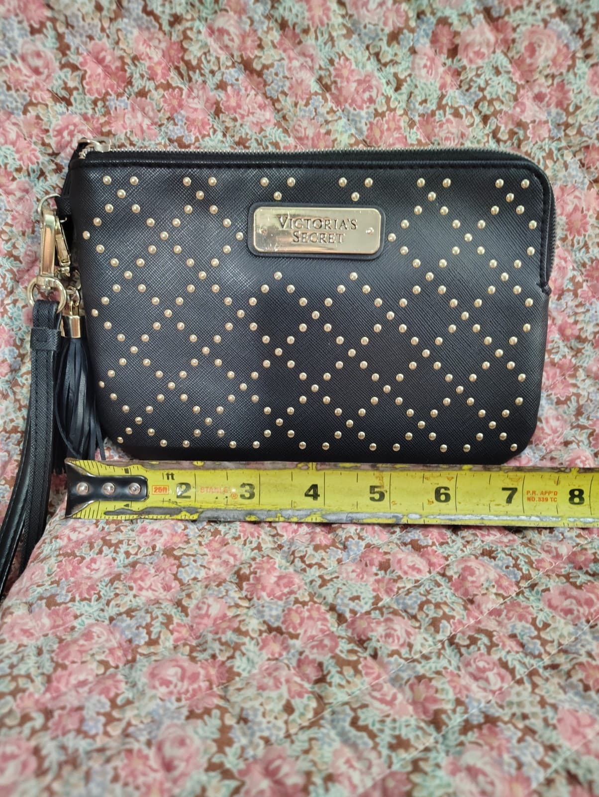 NWOT Black Faux Leather Quilted Studded Victoria's Secret Wristlet - Thumbnail 10