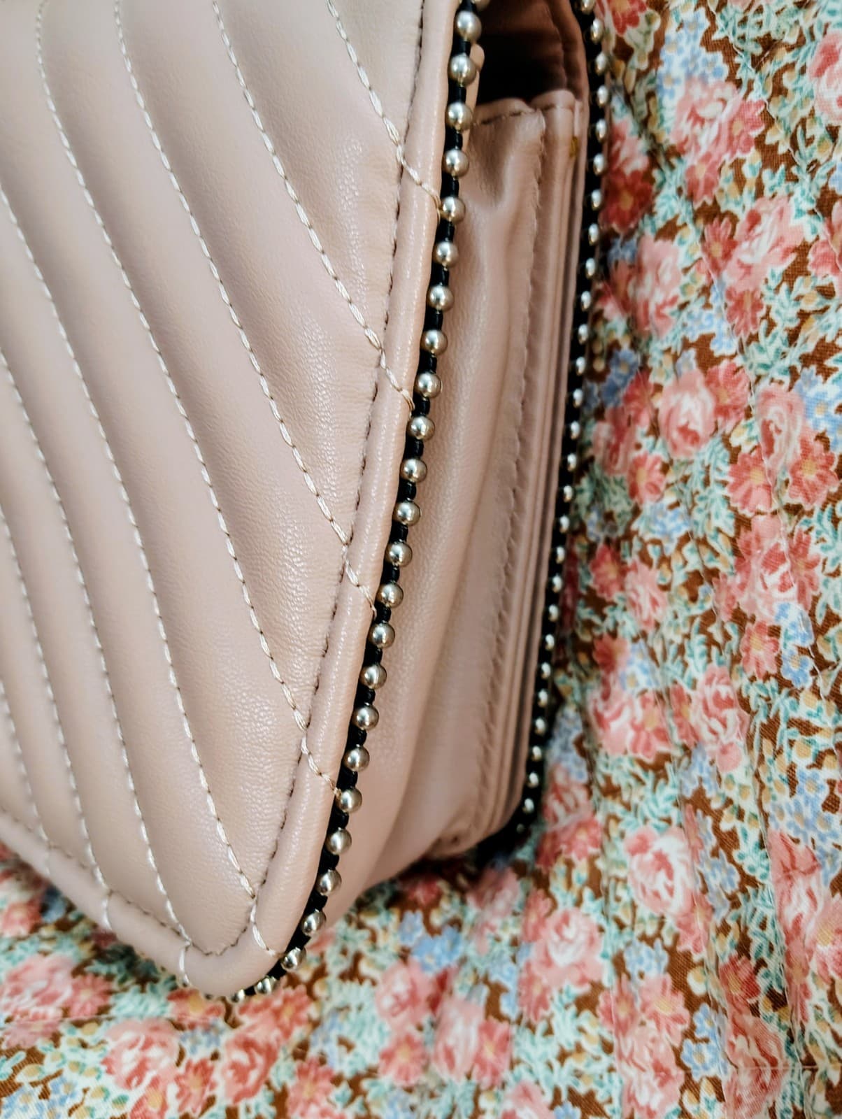 ALDO crossbody bag, Rose quilted Faux Leather exterior, Dress Bag - Thumbnail 5