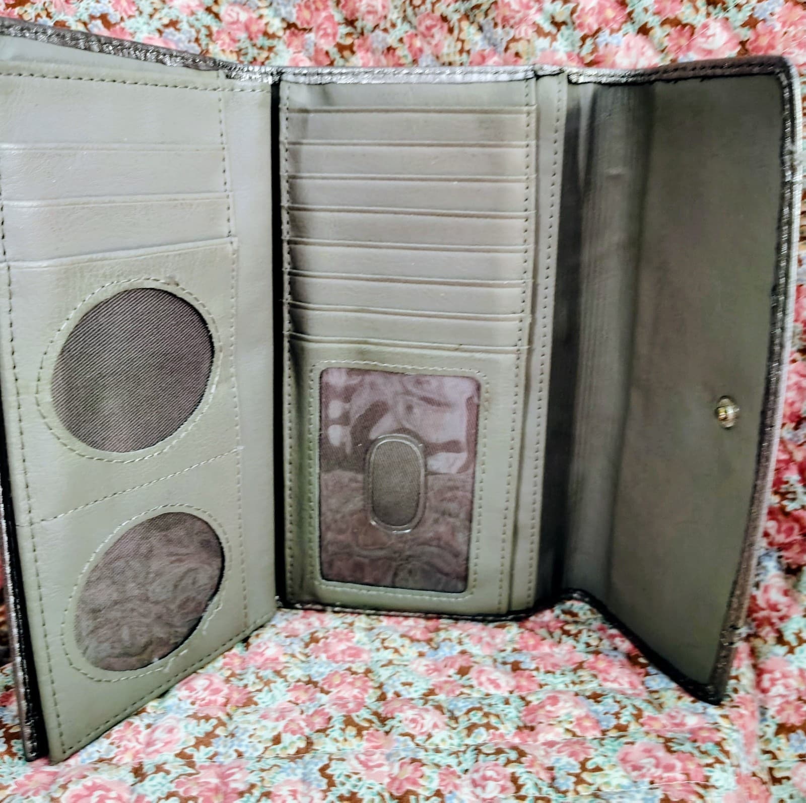 Fossil Silver Metallic Trifold Wallet - Thumbnail 3
